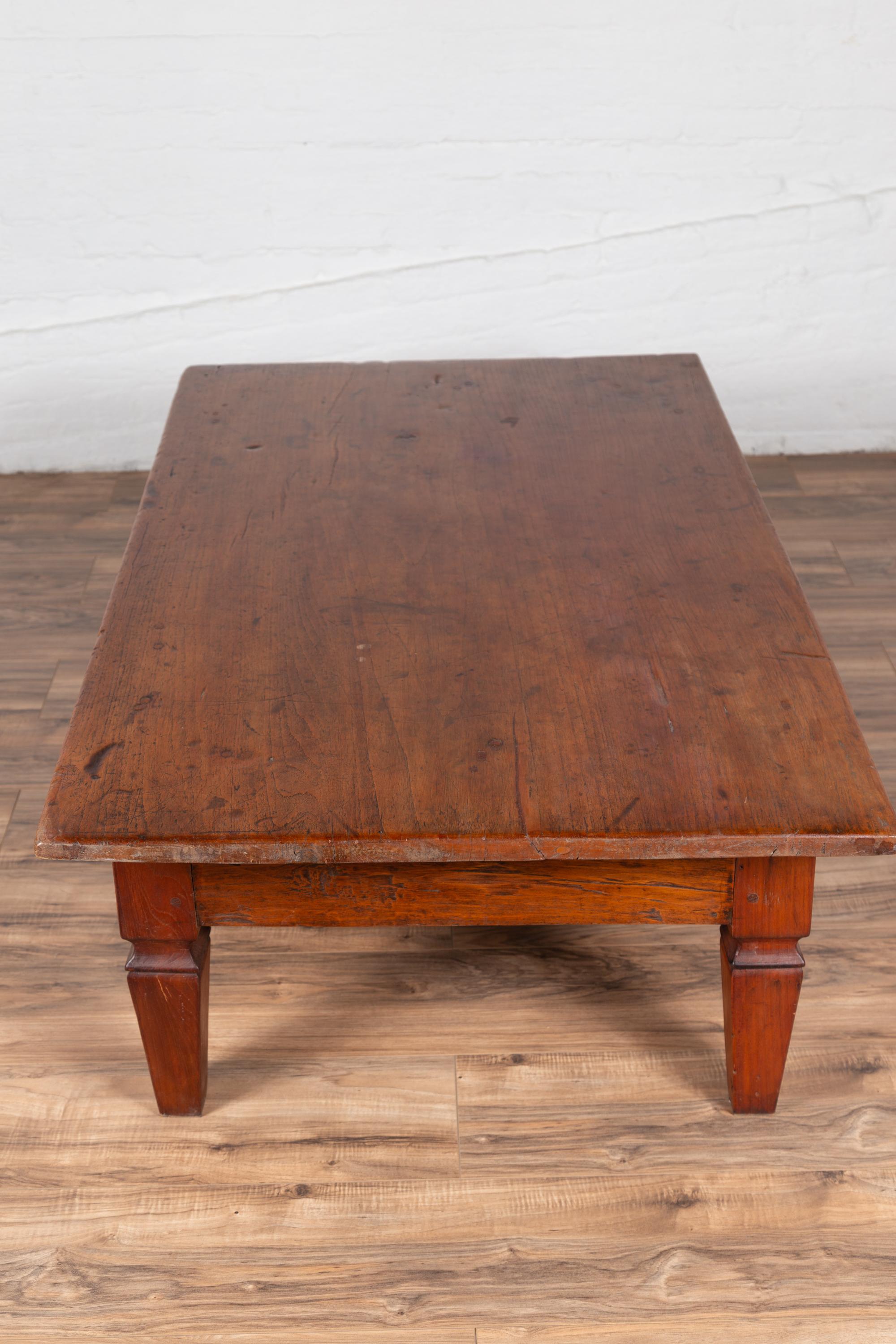 Early 20th Century Javanese Coffee Table with Single Drawer and Tapered Legs 4