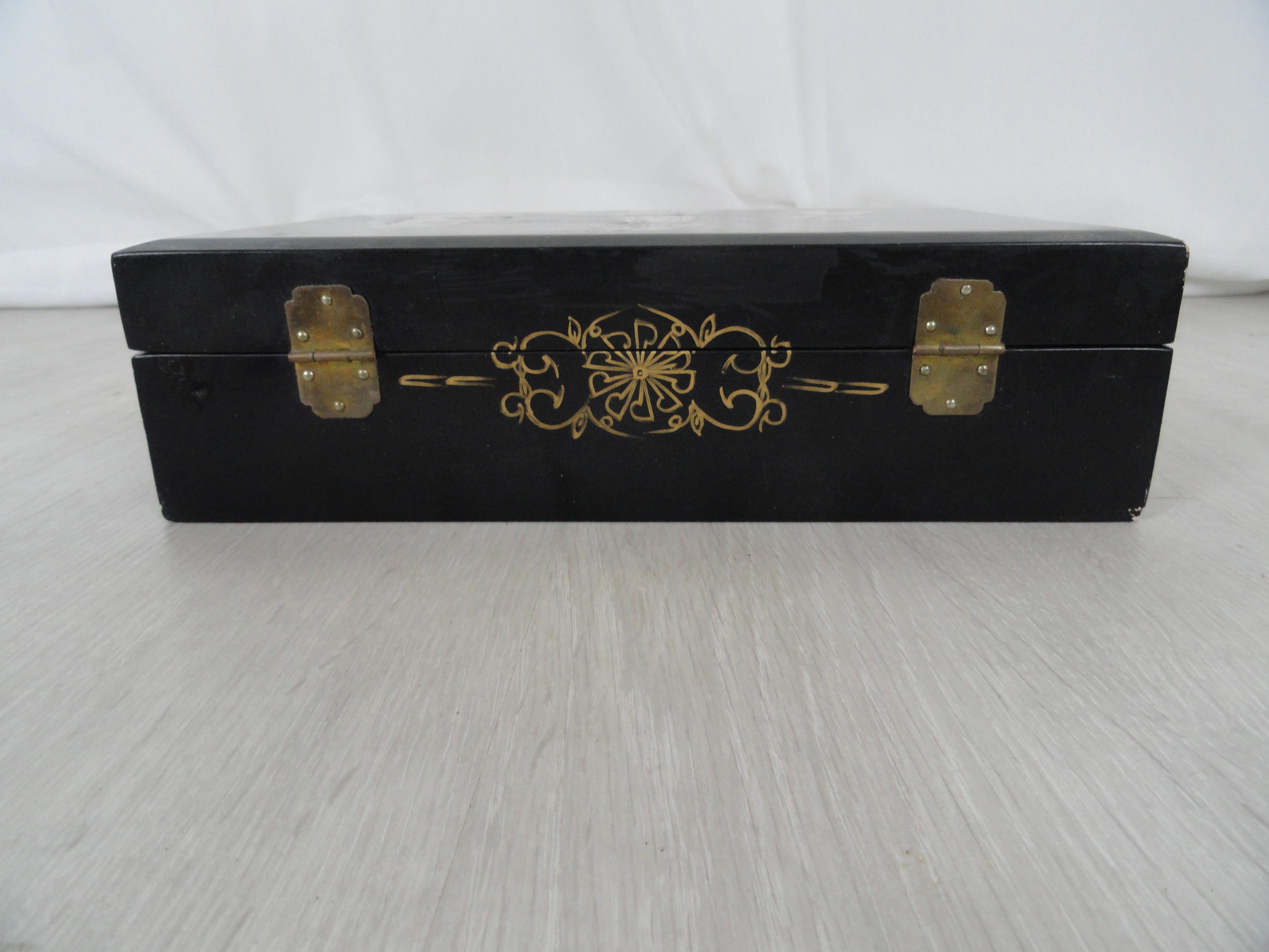 Early 20th Century Jewelry Box For Sale 3
