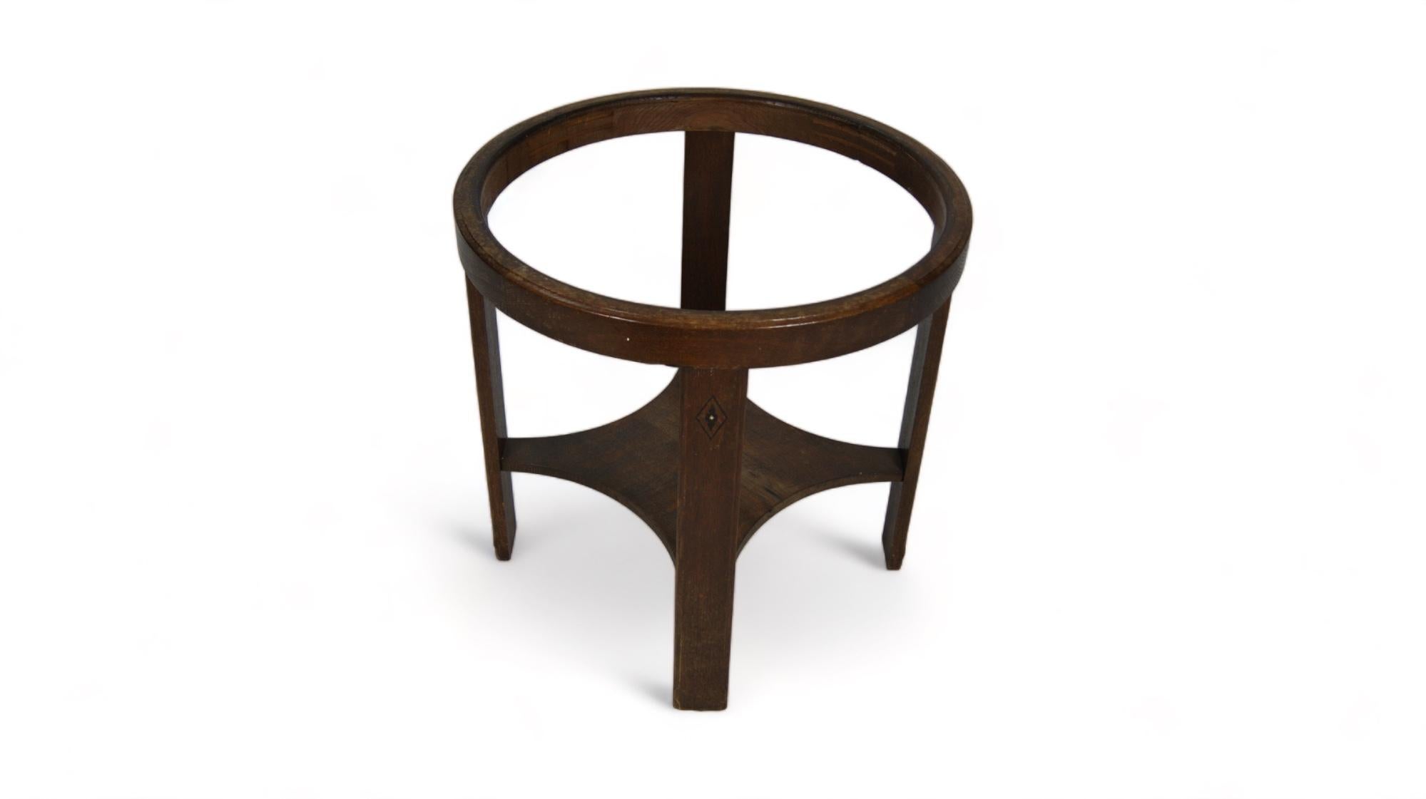 20ième siècle Table basse en chêne Jugend du début du 20e siècle avec plateau en cuivre en vente
