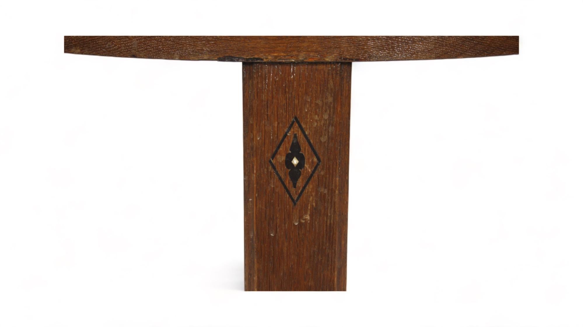 Cuivre Table basse en chêne Jugend du début du 20e siècle avec plateau en cuivre en vente