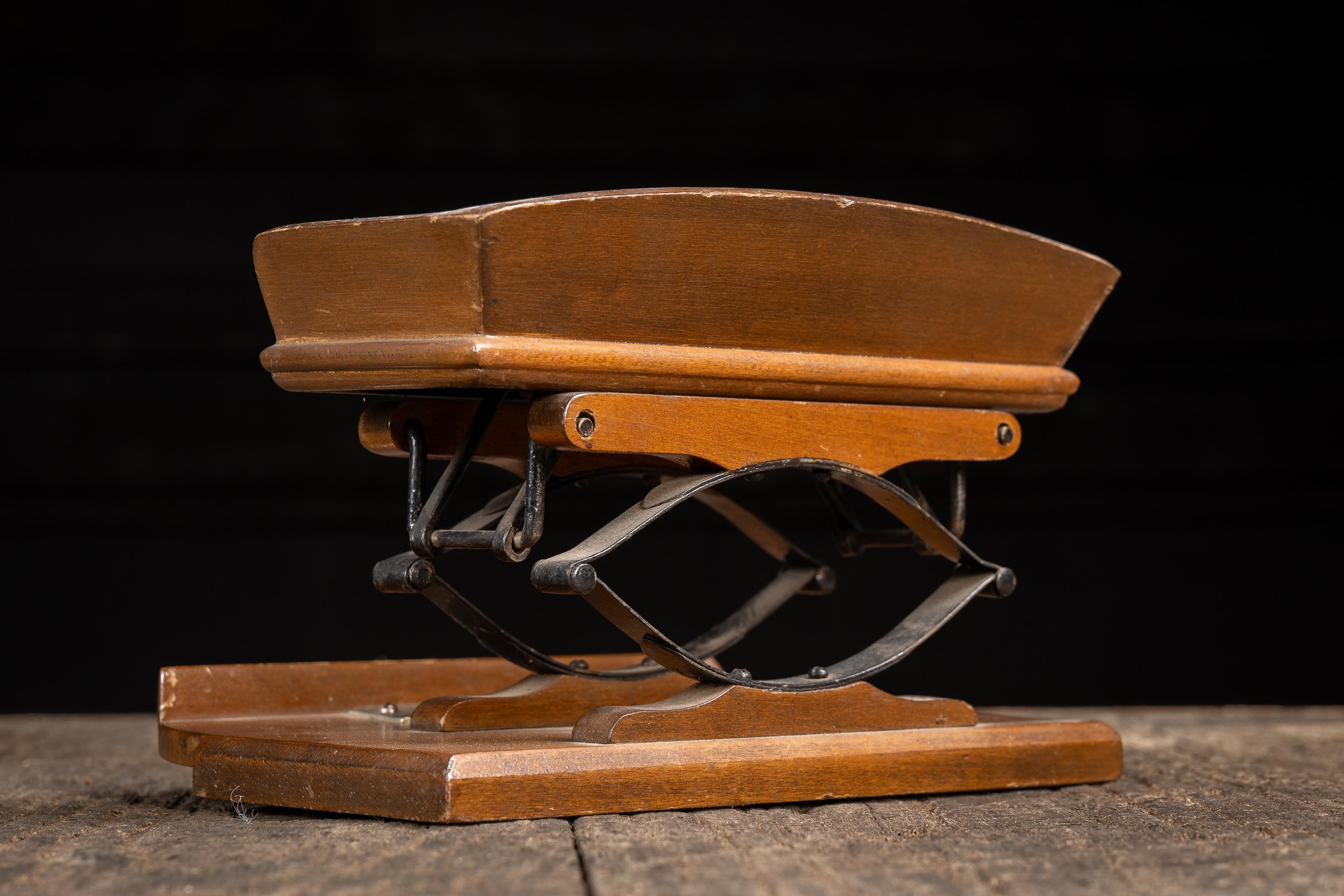 Early 20th Century JW Wilson Salesman Sample Buggy Seat In Good Condition For Sale In Dekalb, IL