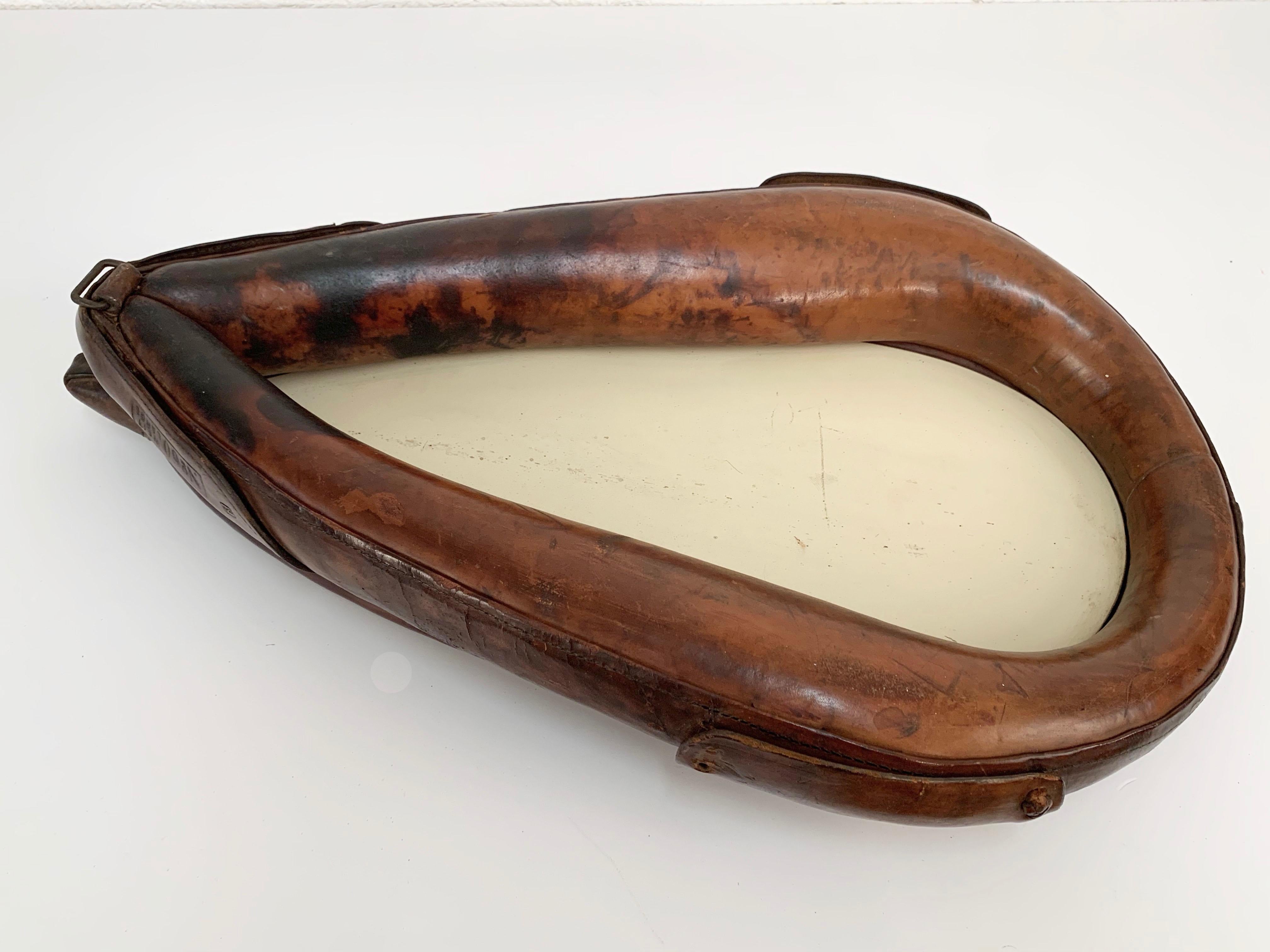 Early 20th Century K. Petermann Leather Horse Collar Swiss Wall Mirror, 1917  For Sale 2