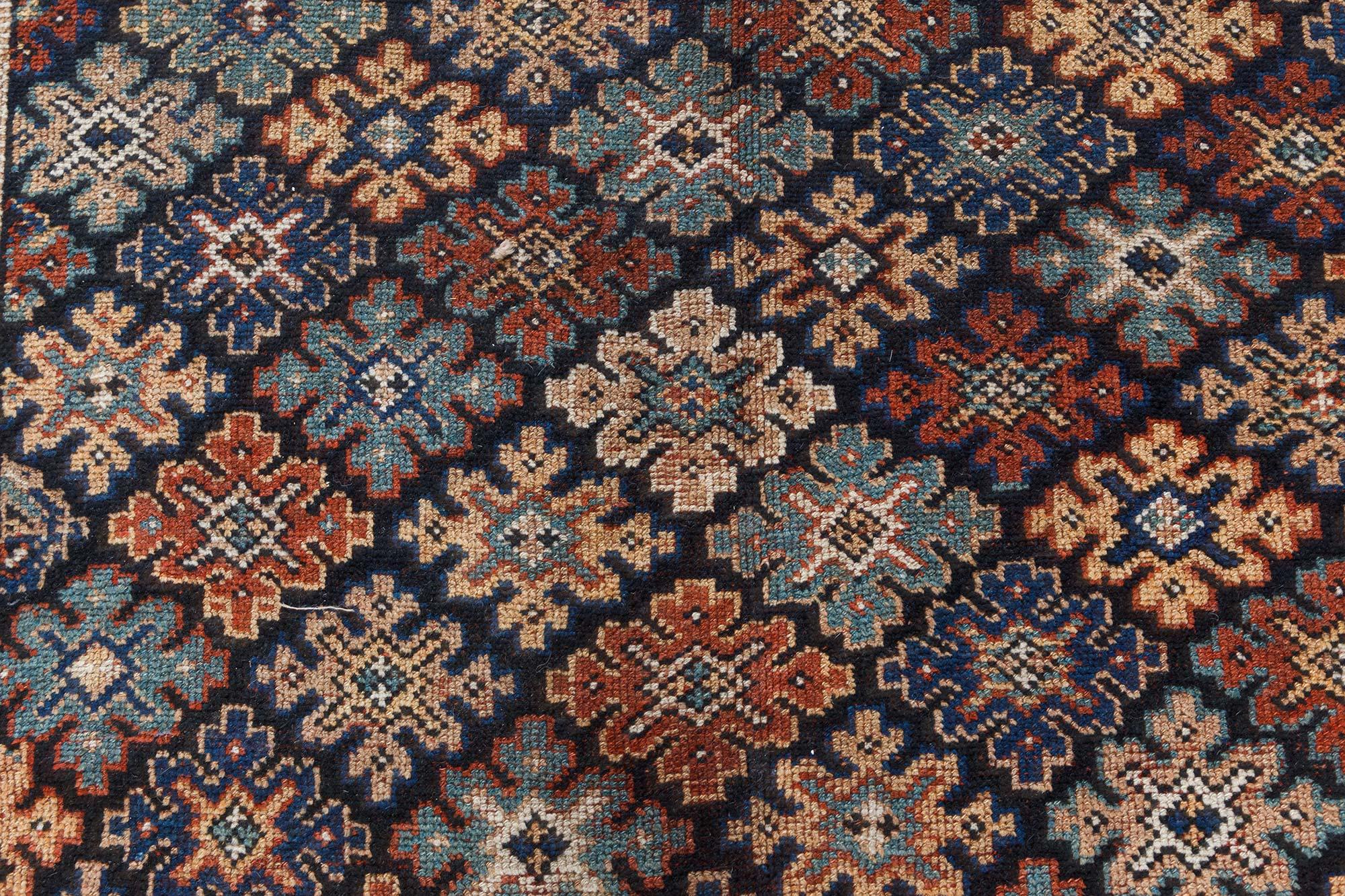 Caucasien Début du 20ème siècle, Karabagh, chemin de table en laine fait à la main en vente