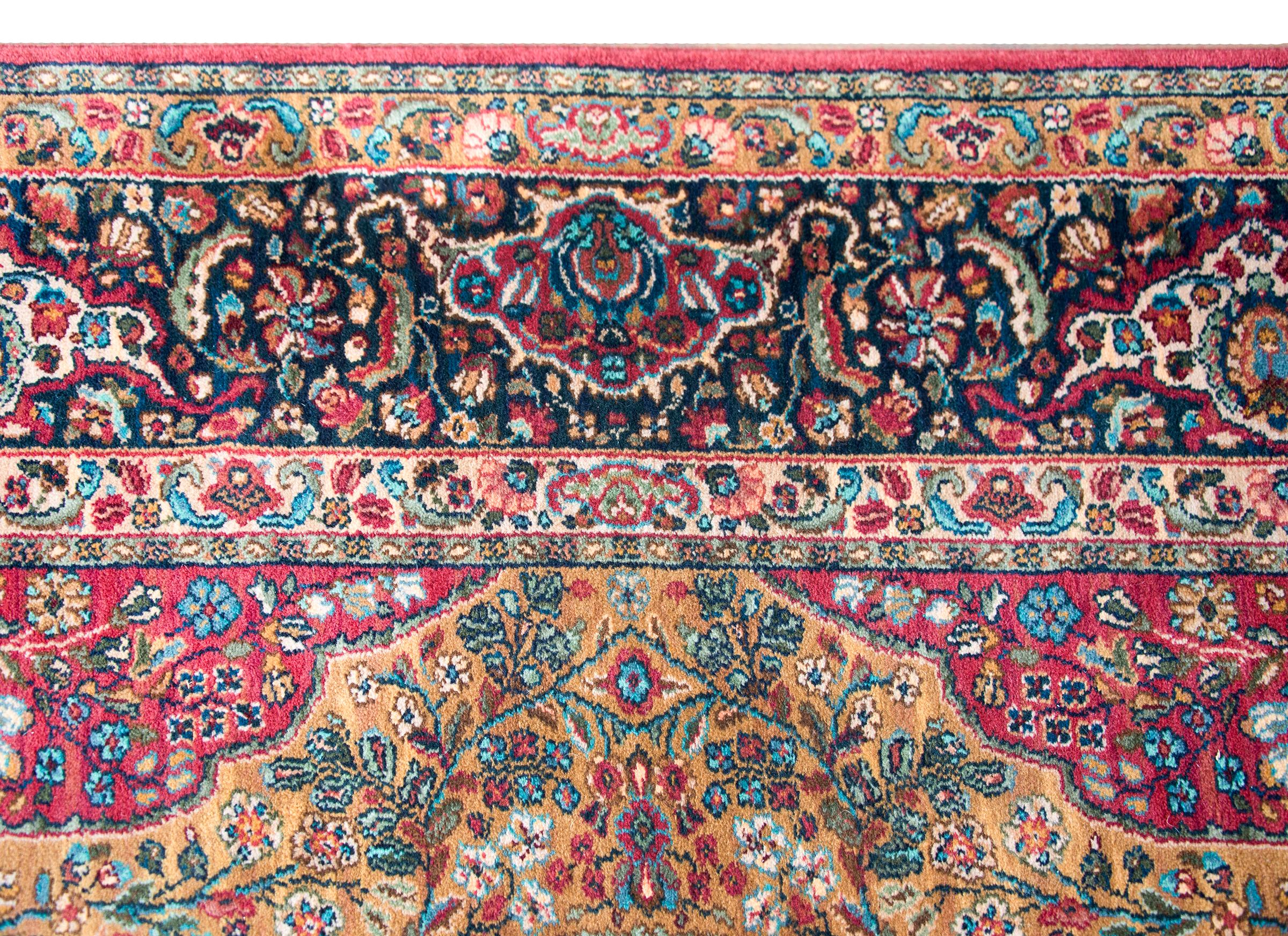 Early 20th Century Karastan-Style Rug For Sale 4