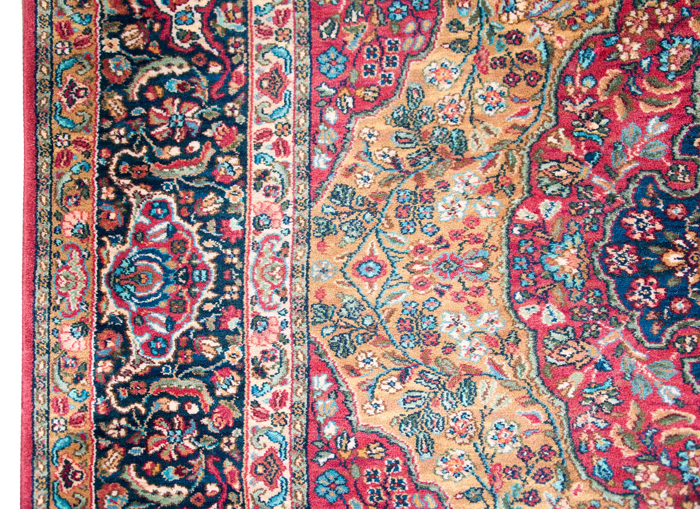 Early 20th Century Karastan-Style Rug In Good Condition For Sale In Chicago, IL