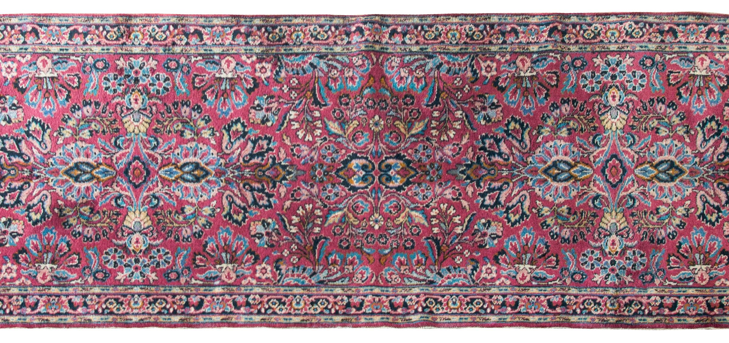 Sarouk Farahan Runner in stile Karistan Sarouk dei primi del '900 in vendita