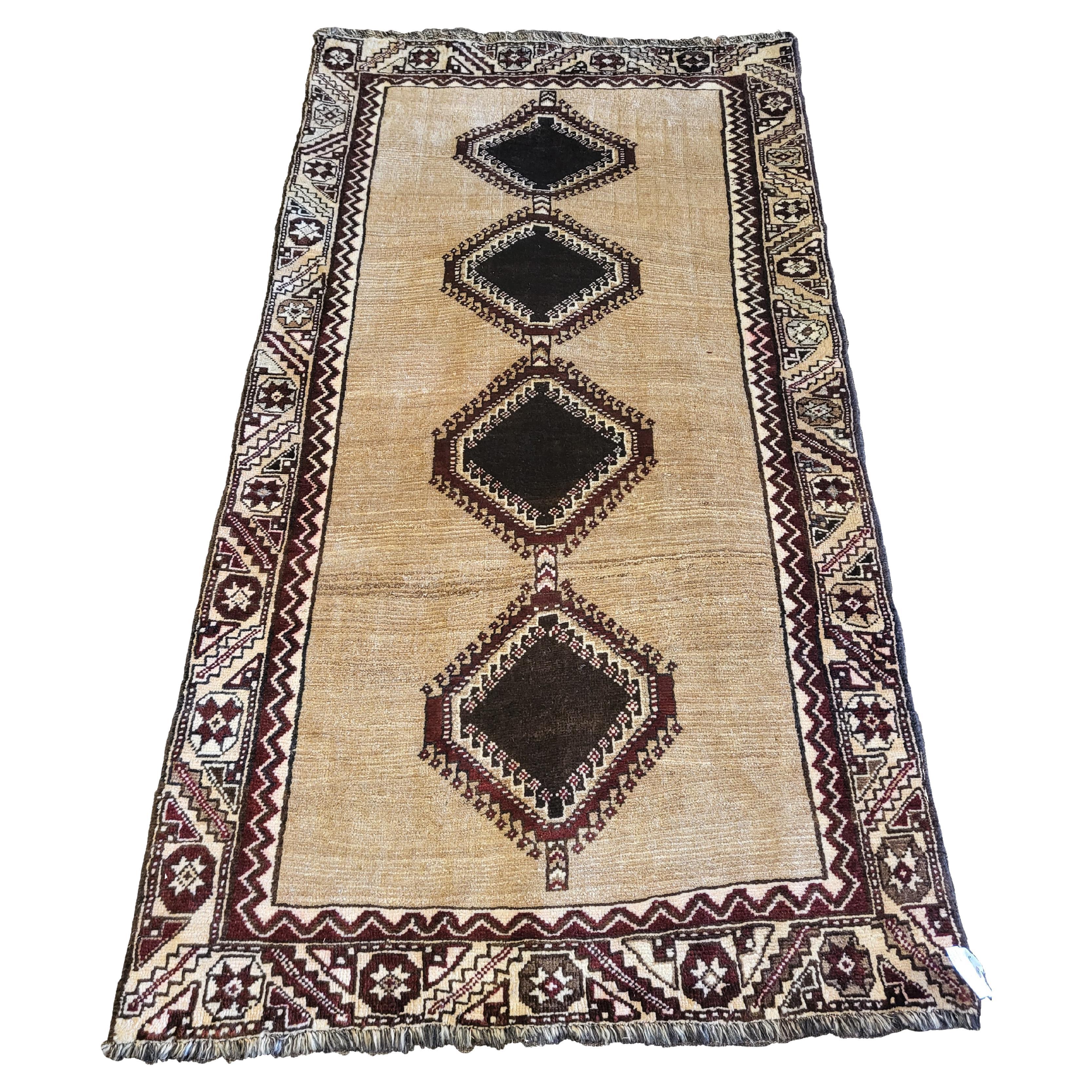 Early 20th Century Kashkooli Gabbeh - Geometric Nomadic Persian Rug  For Sale