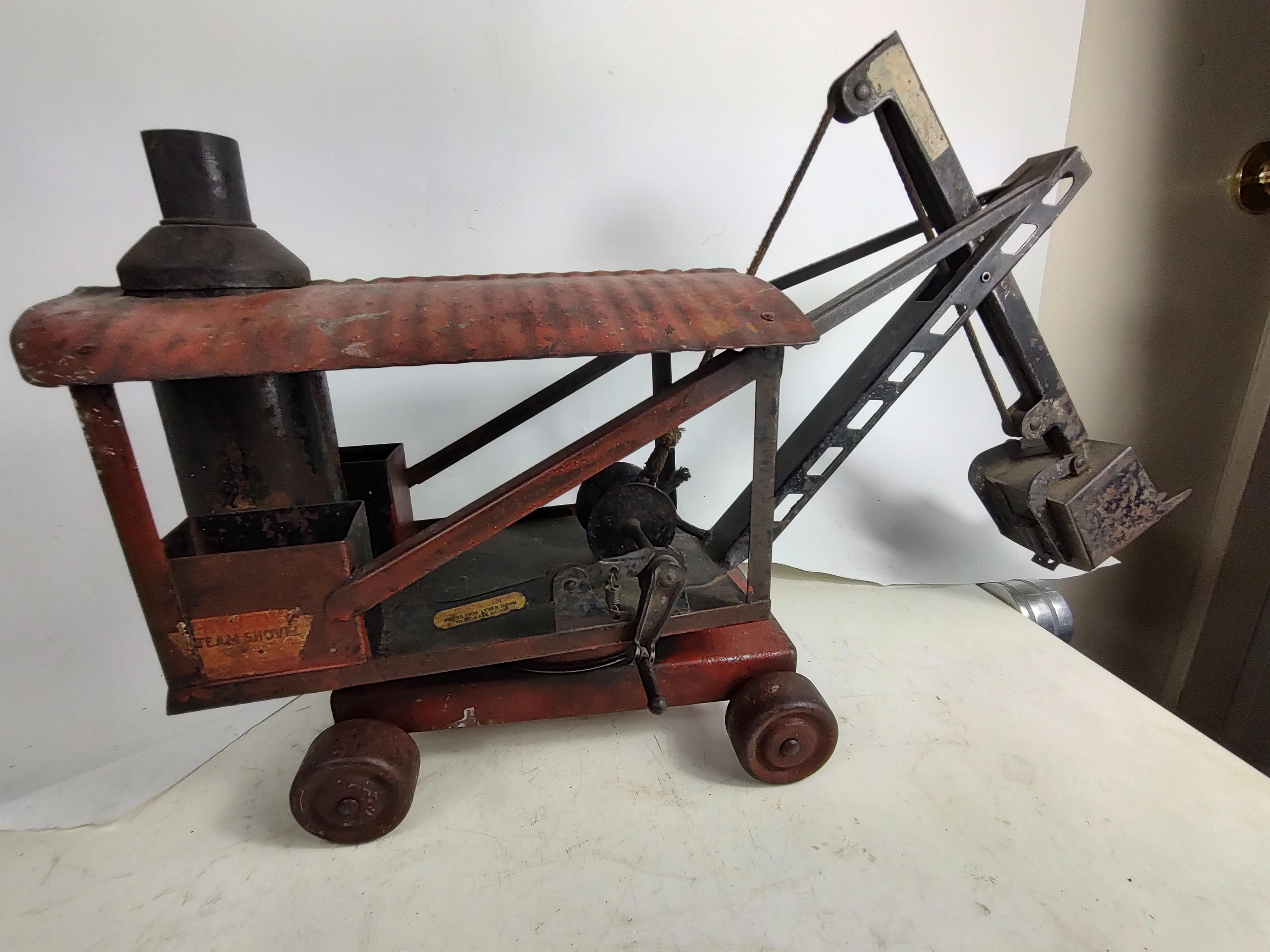 Early 20th Century Keystone Pressed Steel Toy Steam Shovel For Sale 4