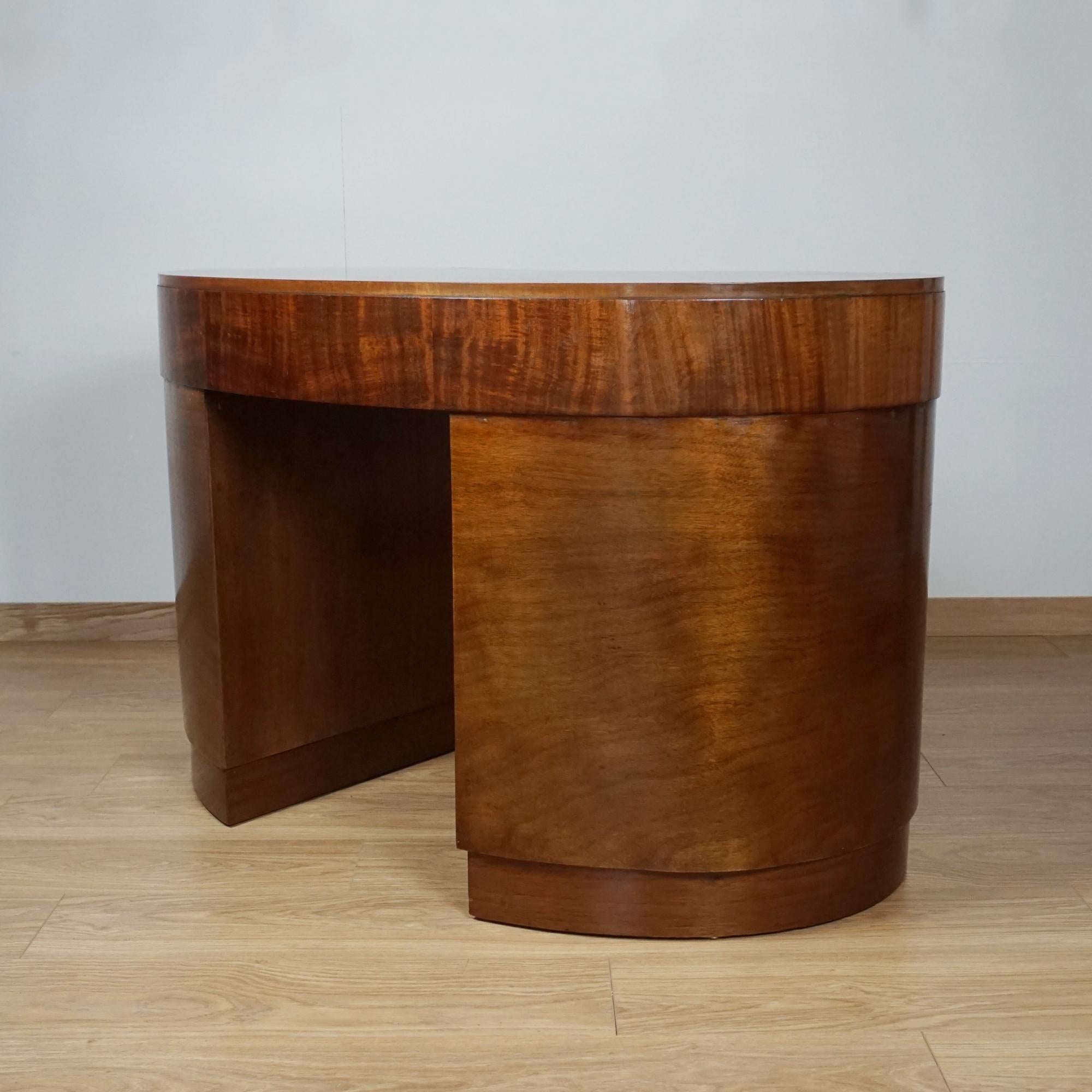 Early 20th Century Kidney Shaped Desk en vente 3