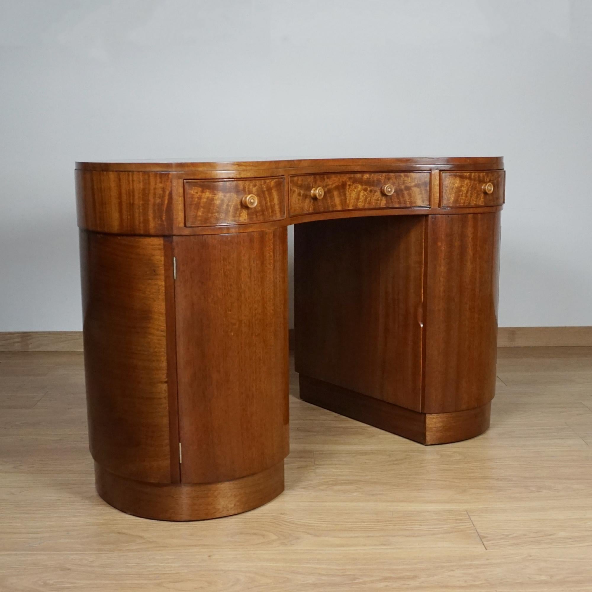 Art déco Early 20th Century Kidney Shaped Desk en vente