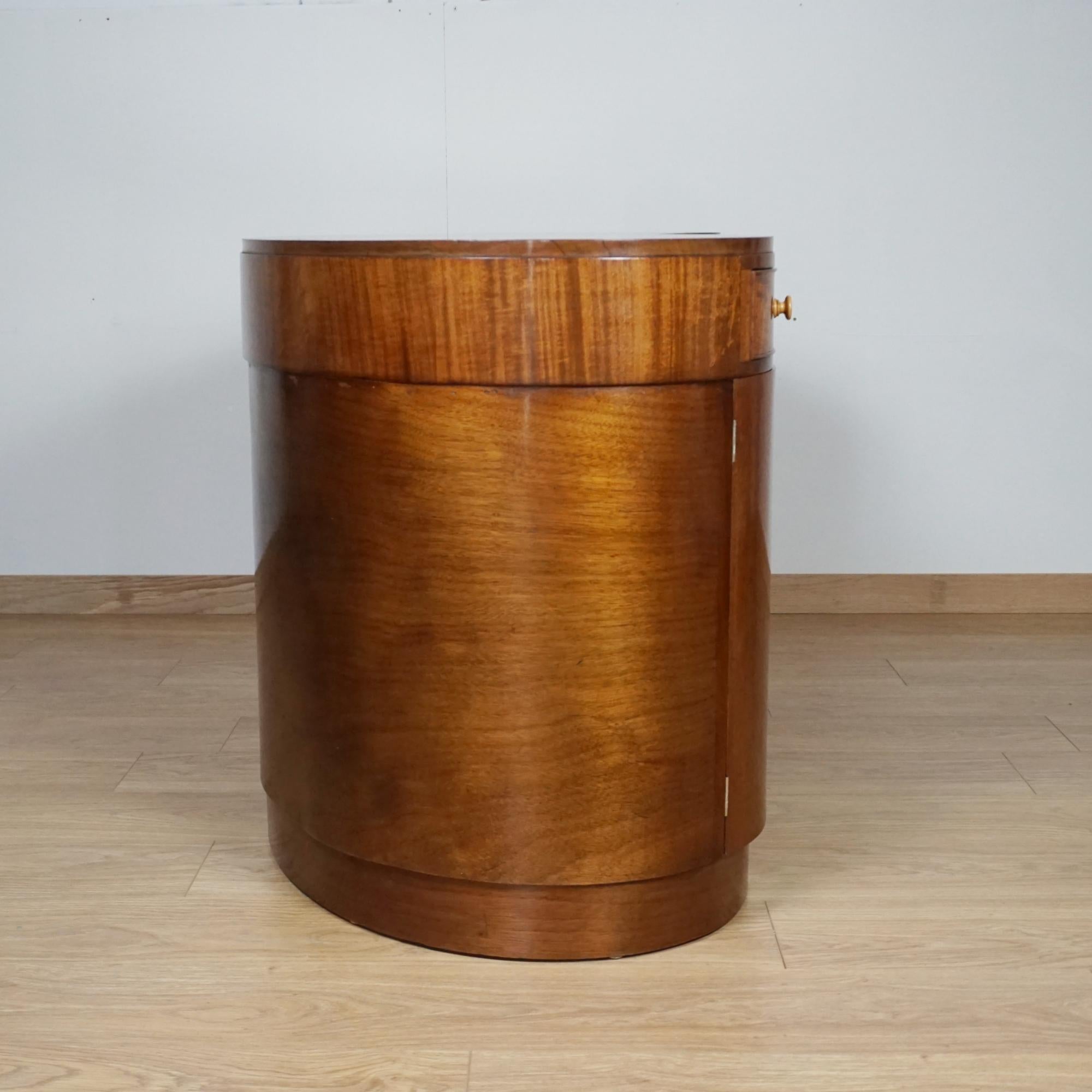 Noyer Early 20th Century Kidney Shaped Desk en vente