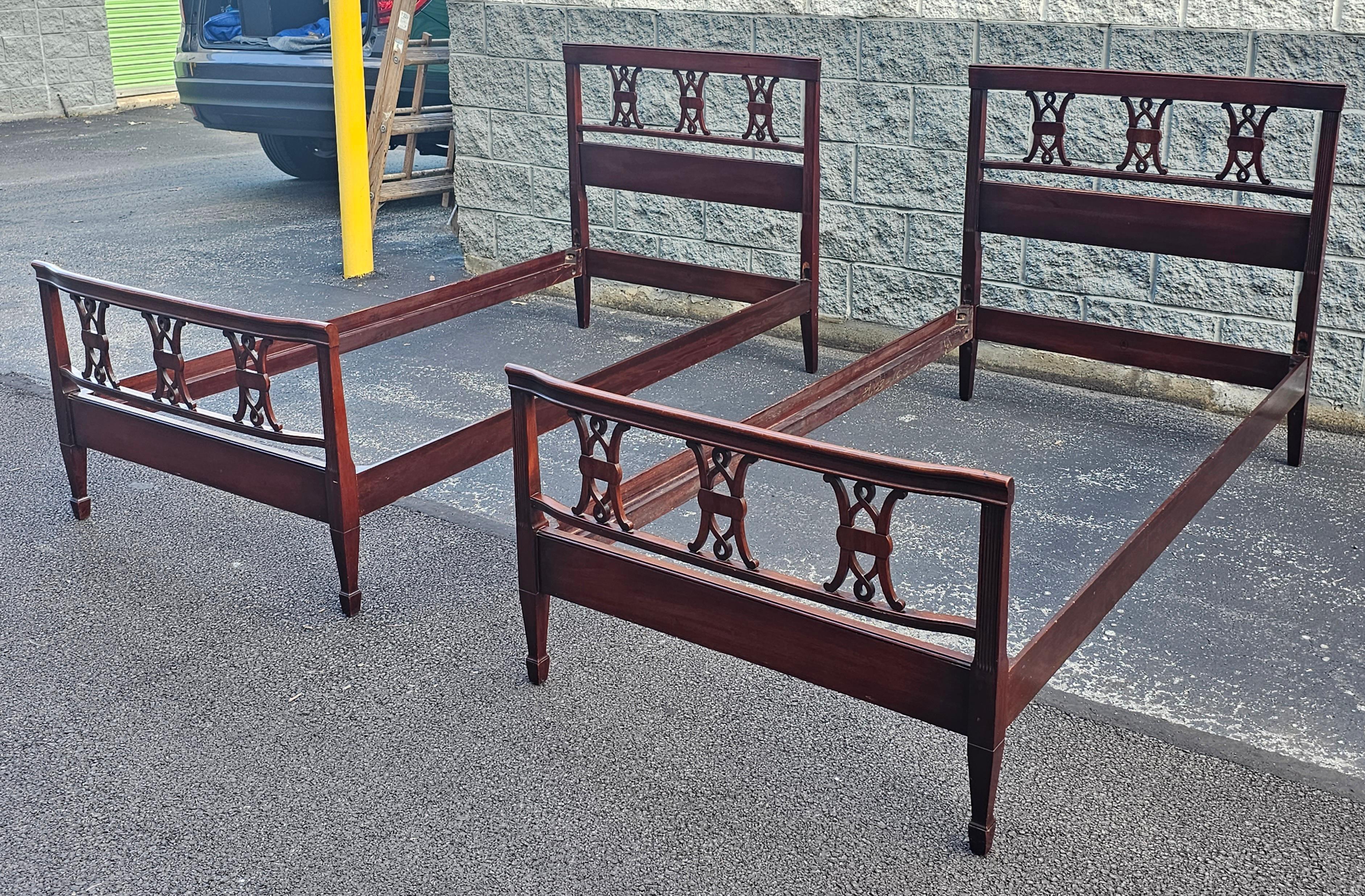 Early 20th Century Kindel Oxford Mahogany Chippendale Twin Bedstead, Pair 5