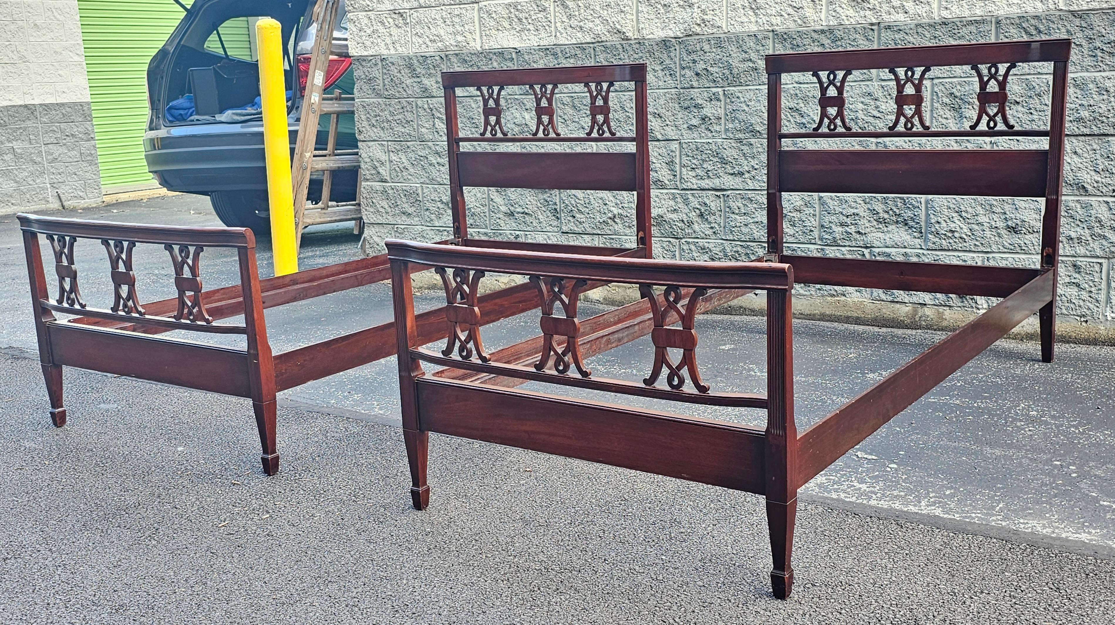 Early 20th Century Kindel Oxford Mahogany Chippendale Twin Bedstead, Pair 6