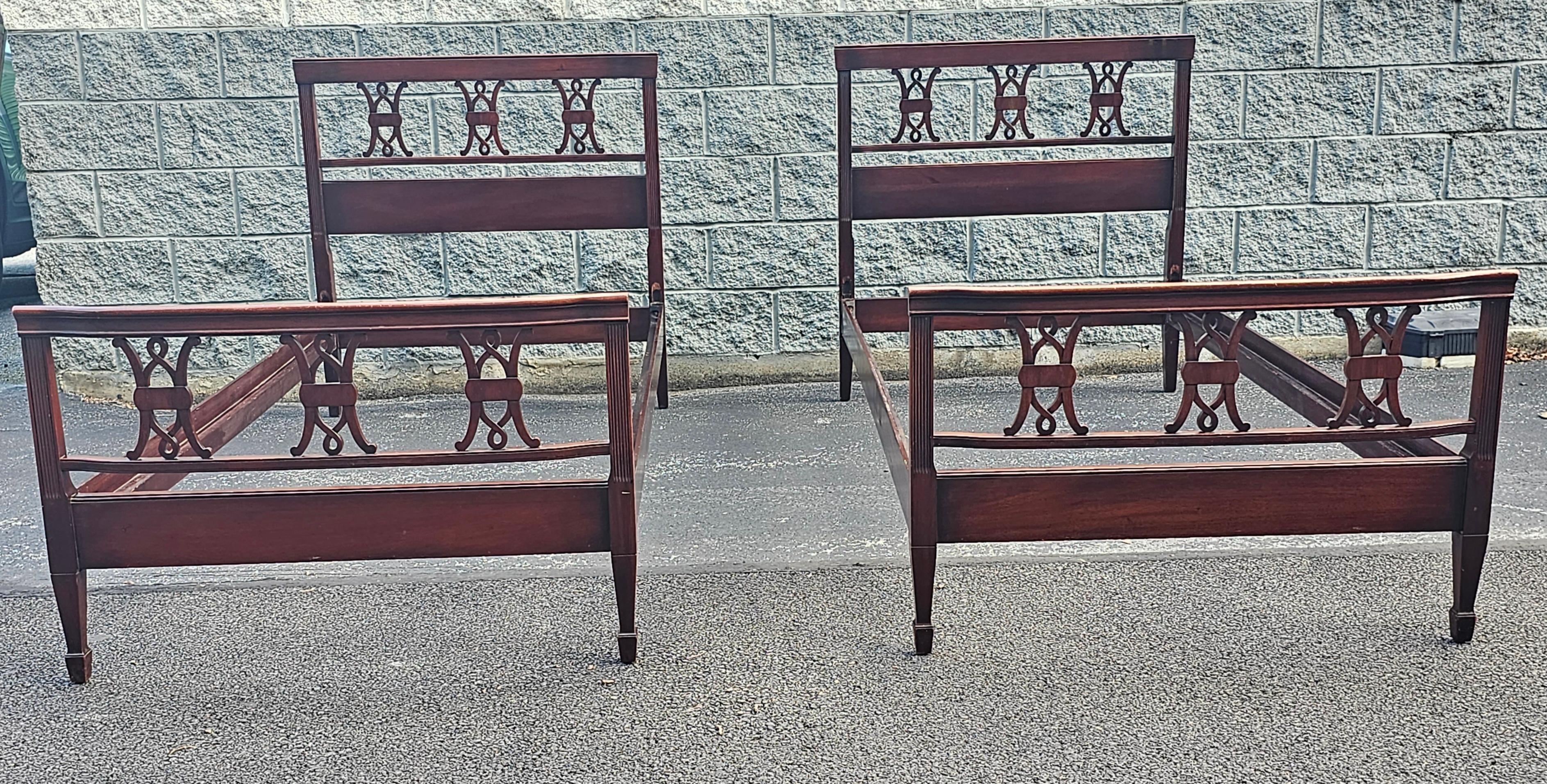 Early 20th Century Kindel Oxford Mahogany Chippendale Twin Bedstead, Pair 9