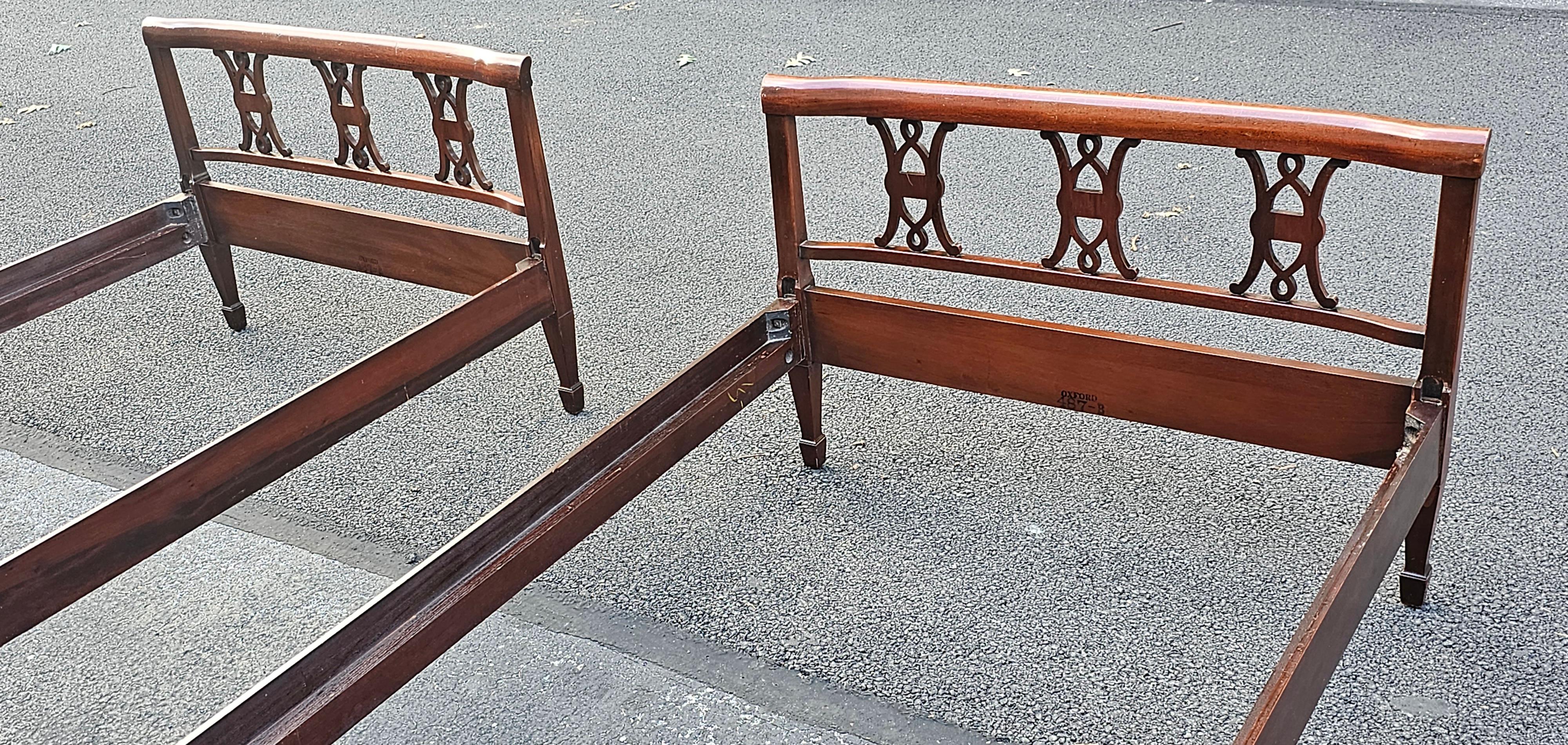 Early 20th Century Kindel Oxford Mahogany Chippendale Twin Bedstead, Pair 2