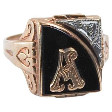 Early 20th Century Kinsley 10k Gold Onyx Initial Ring For Sale