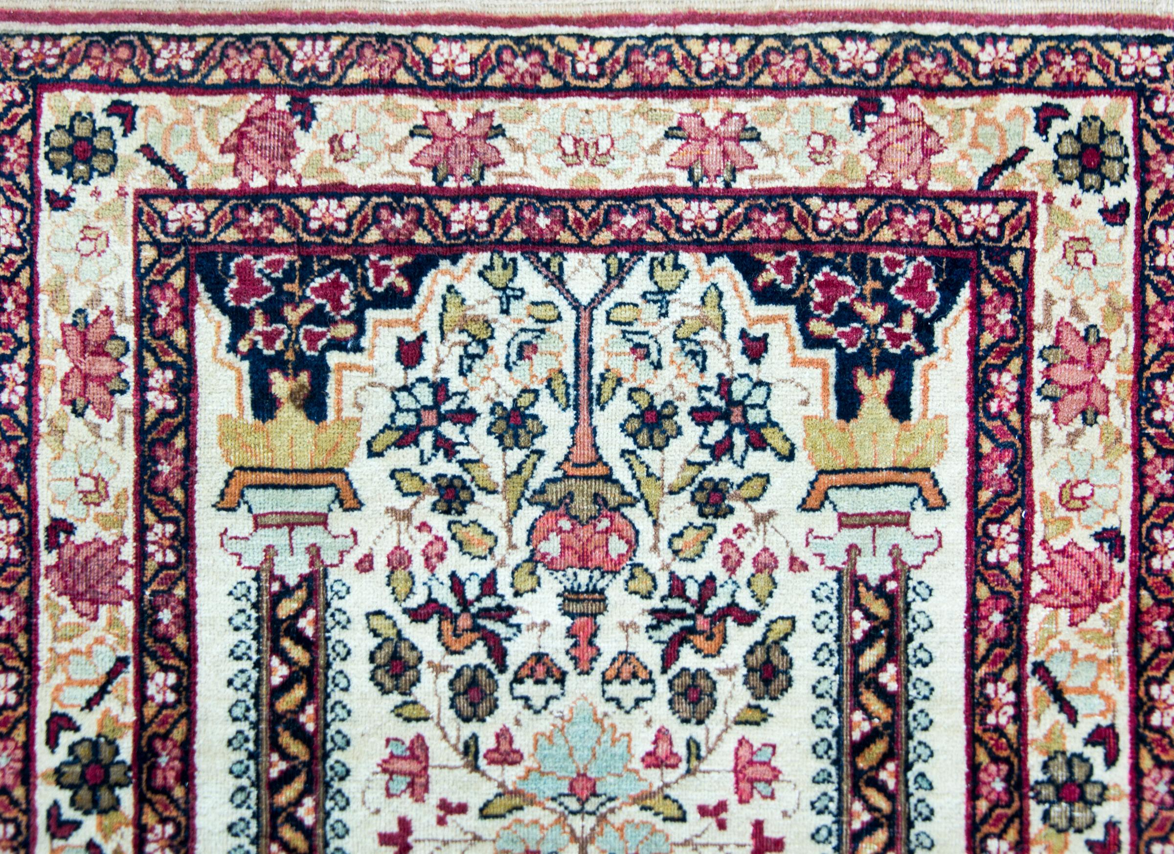 Early 20th Century Kirman Rug For Sale 4