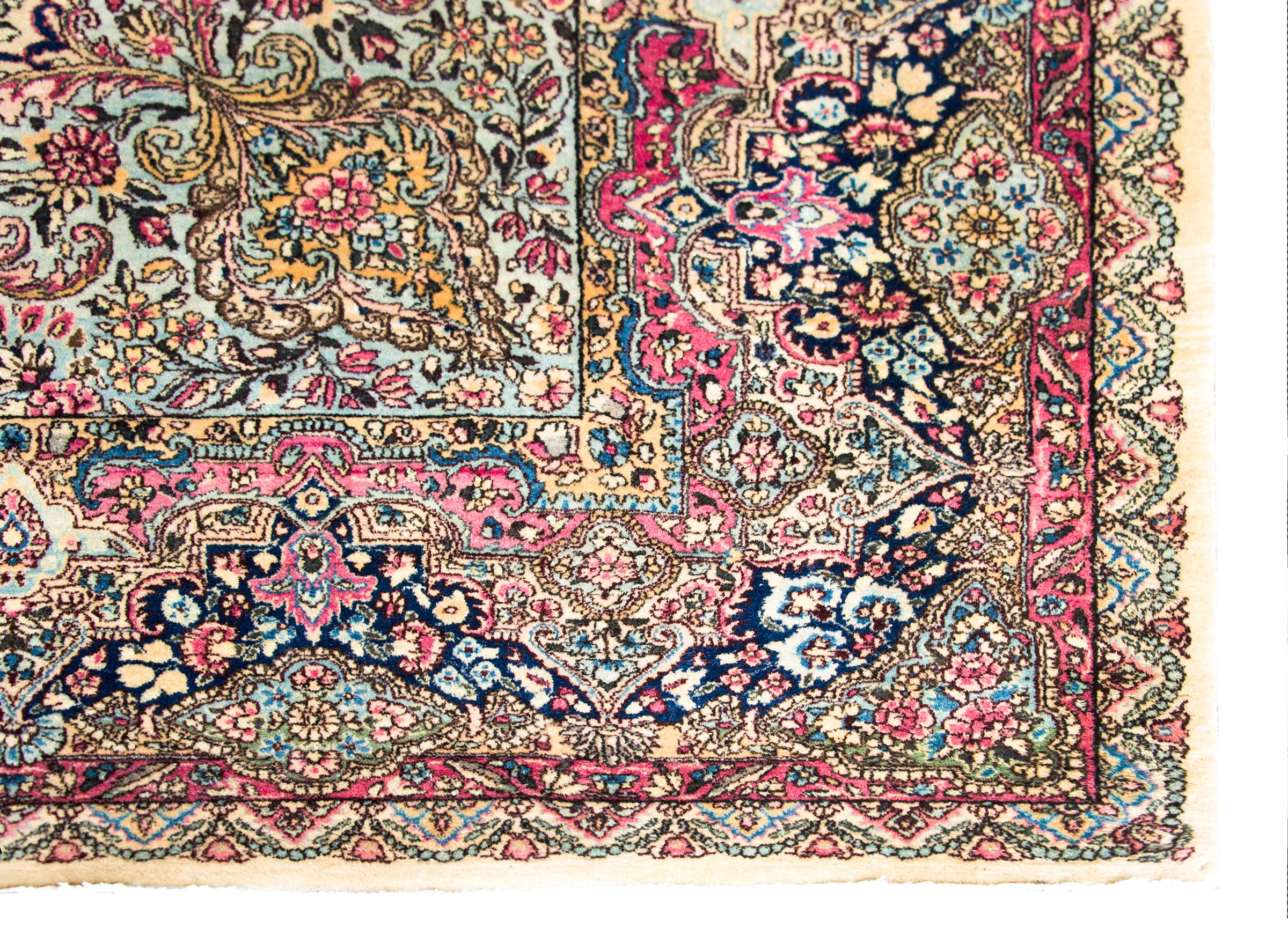 Alfombra Kirman de principios del siglo XX en venta 5