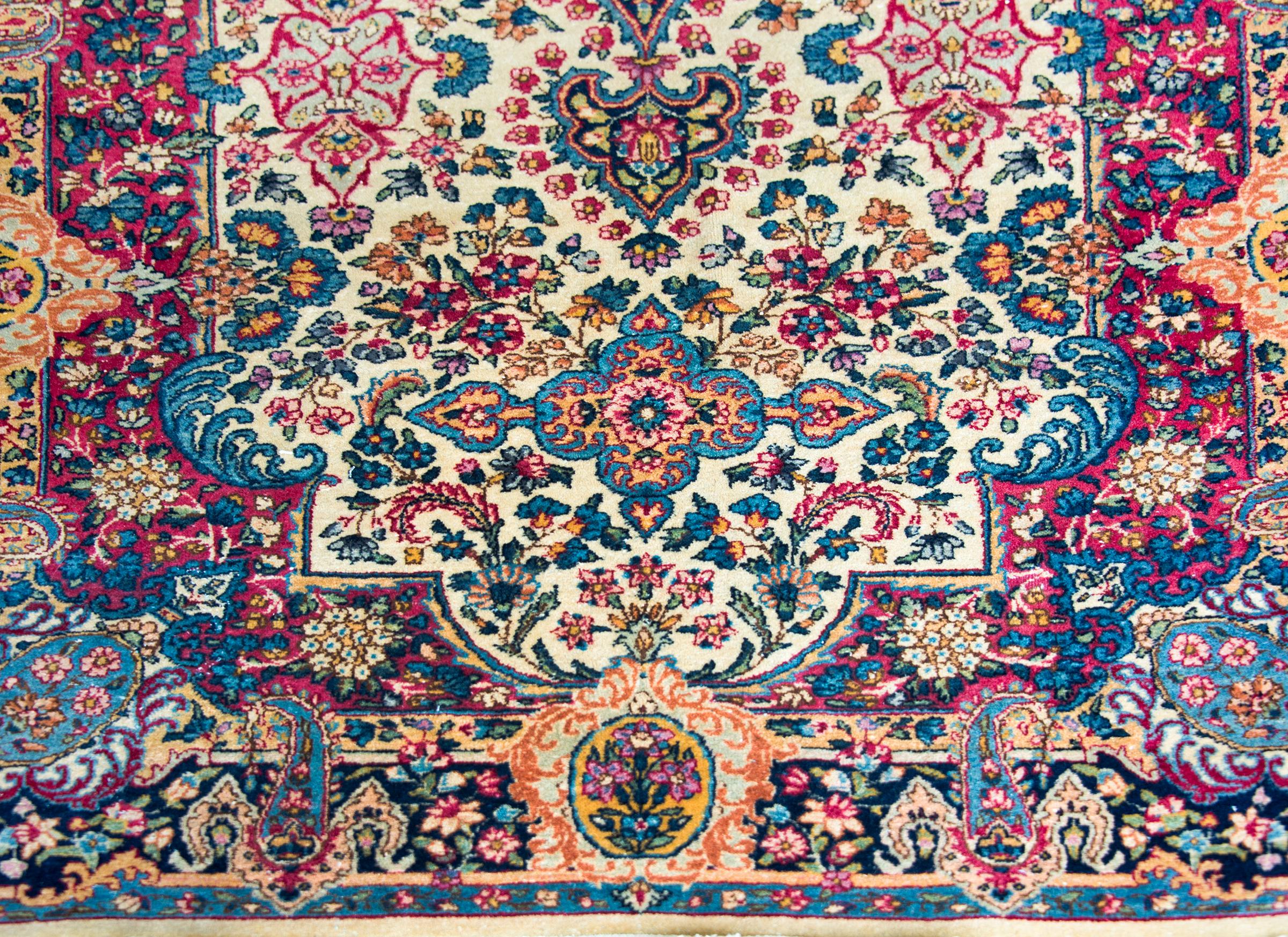 Kirman-Teppich, frühes 20. Jahrhundert im Angebot 1