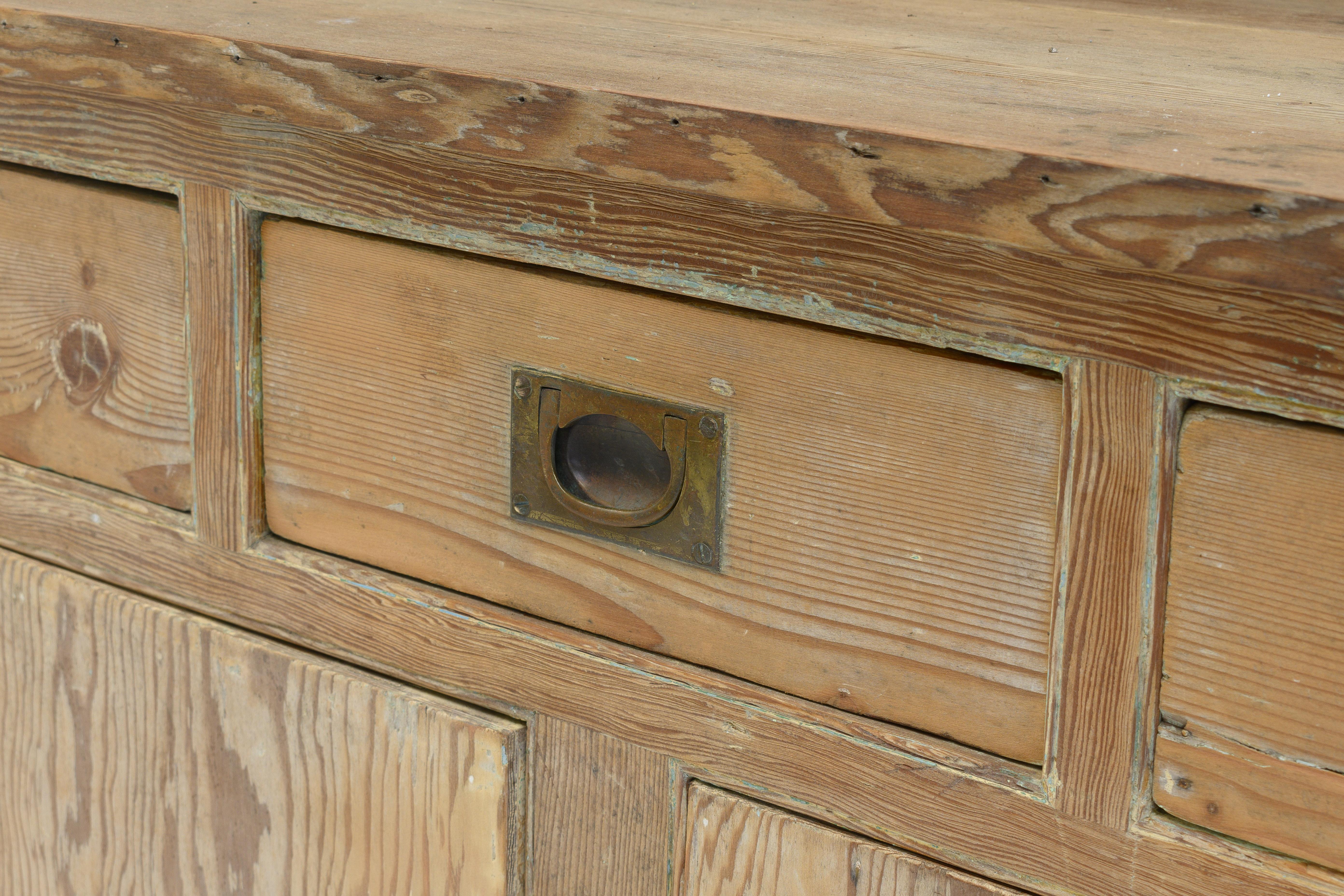 Early 20th Century Kitchen Cupboard In condizioni discrete in vendita a London, England