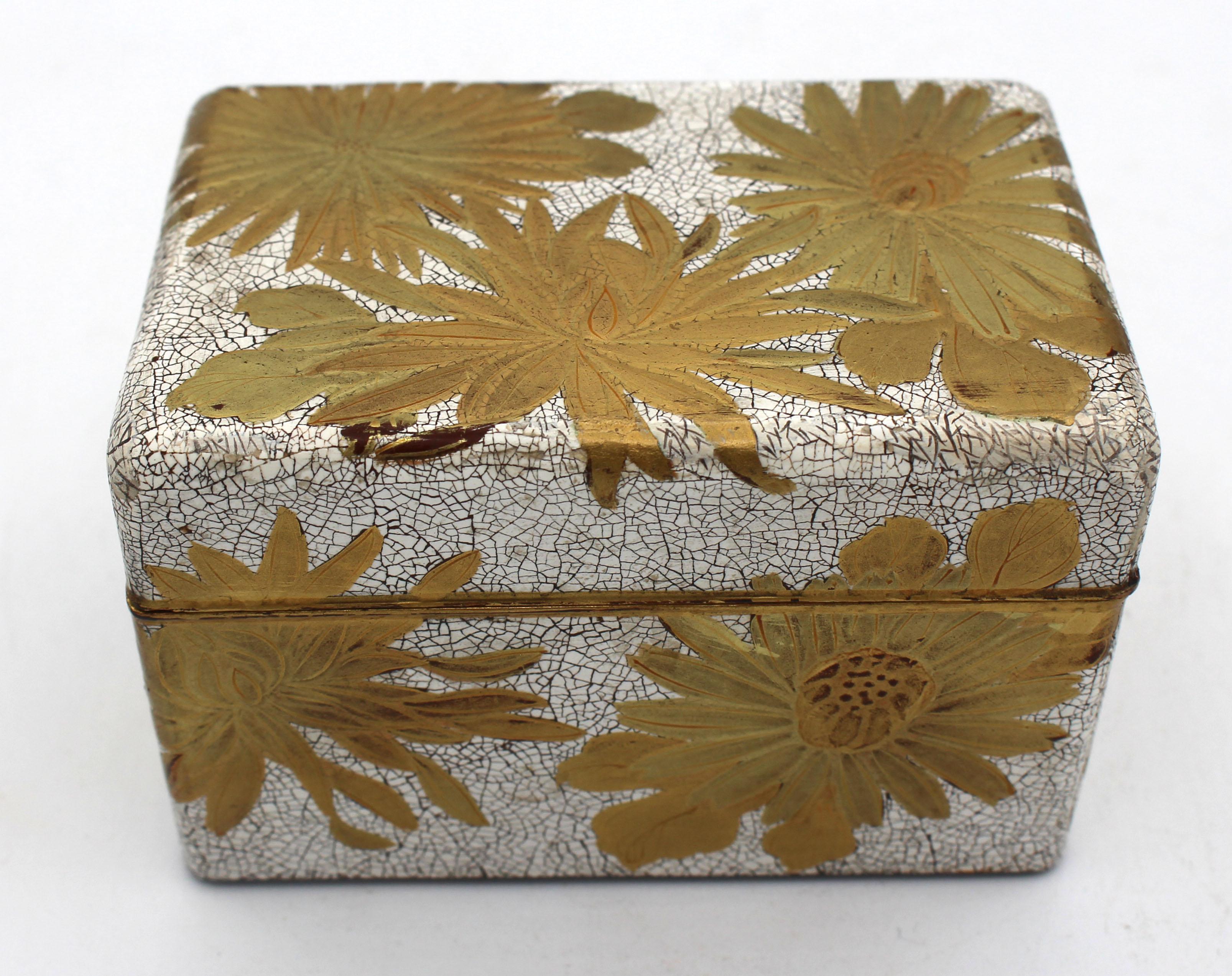 Early 20th Century Lacquer Box, Japanese. Late Meiji period For Sale 3