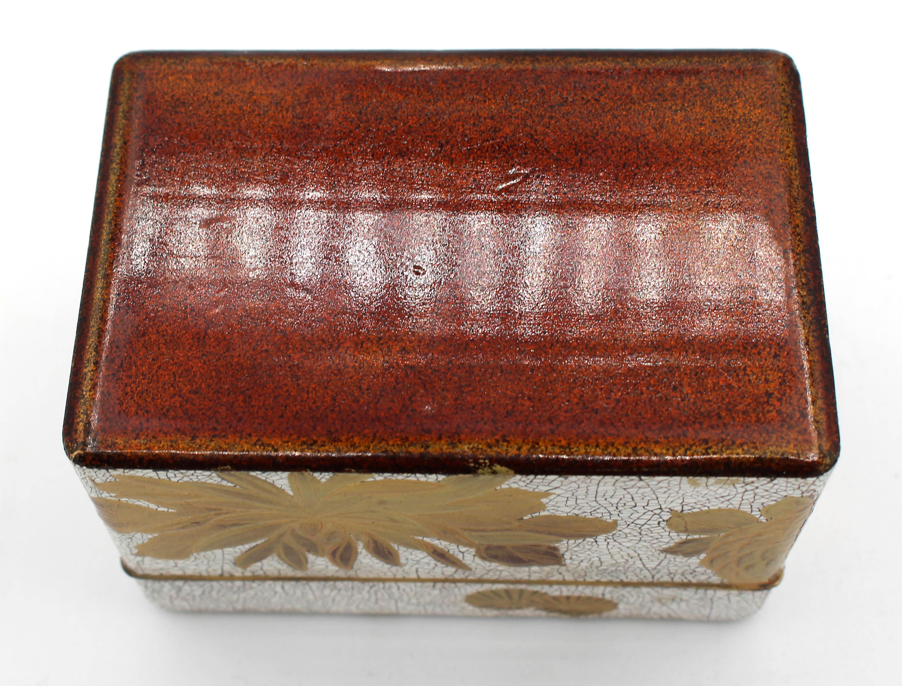 Boîte en laque du début du 20e siècle, japonaise. Fin de la période Meiji en vente 2