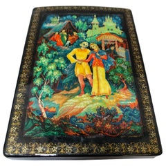 Early 20th Century Paper Mache Lacquered Hand Painted and Signed Russian Box