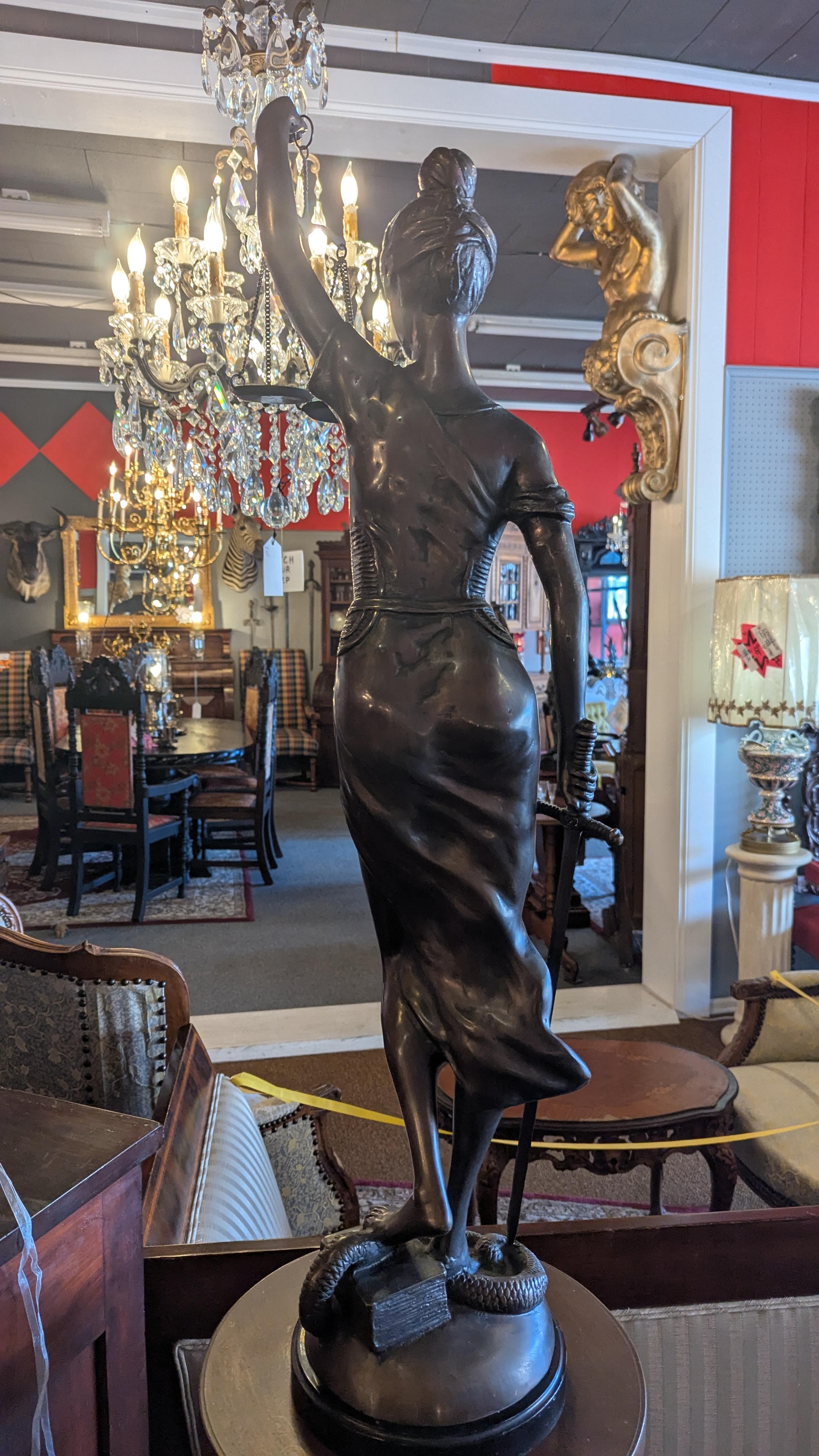 Art Nouveau Bronzo di Lady Justice dei primi del Novecento in vendita
