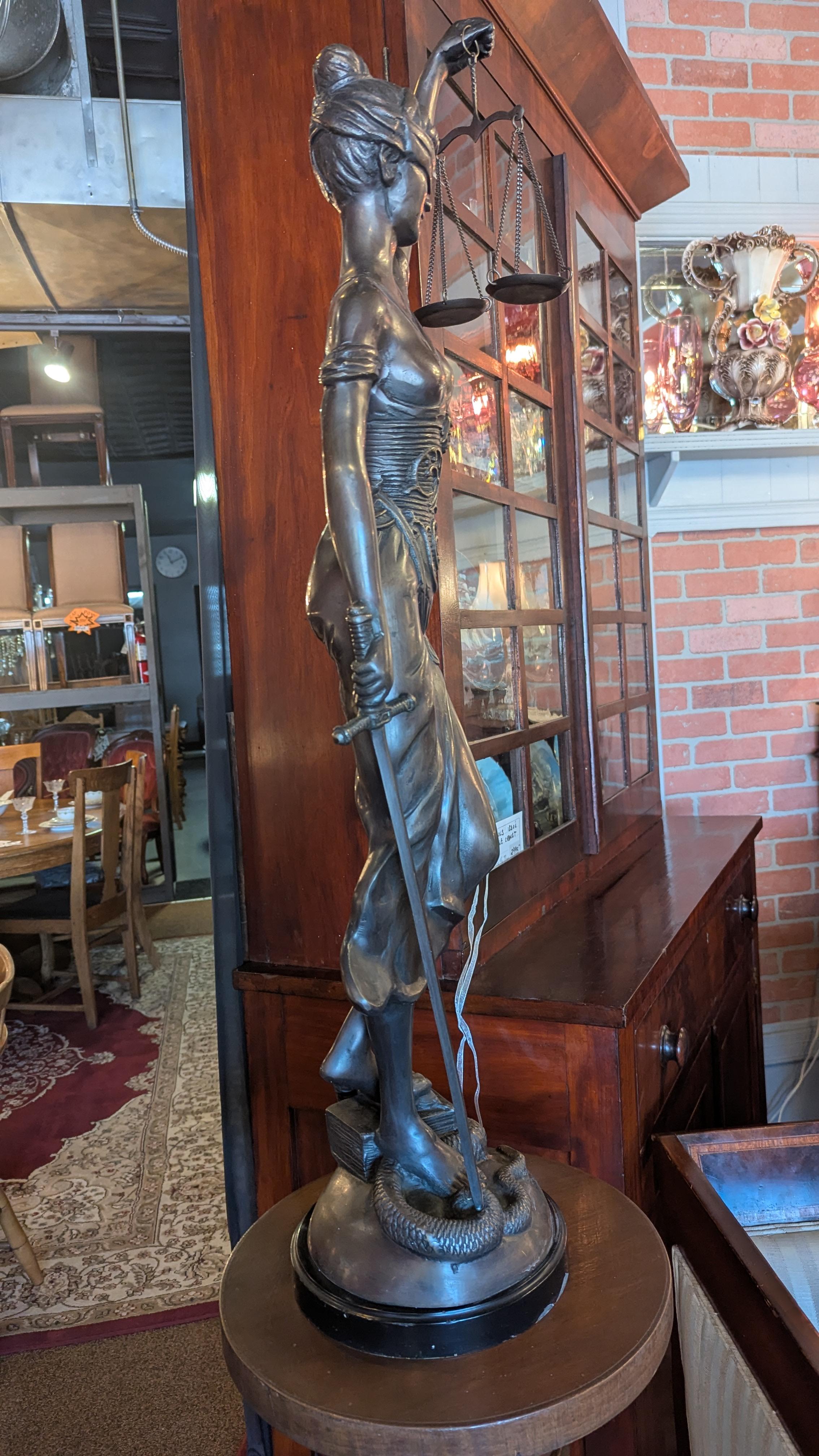 Francese Bronzo di Lady Justice dei primi del Novecento in vendita