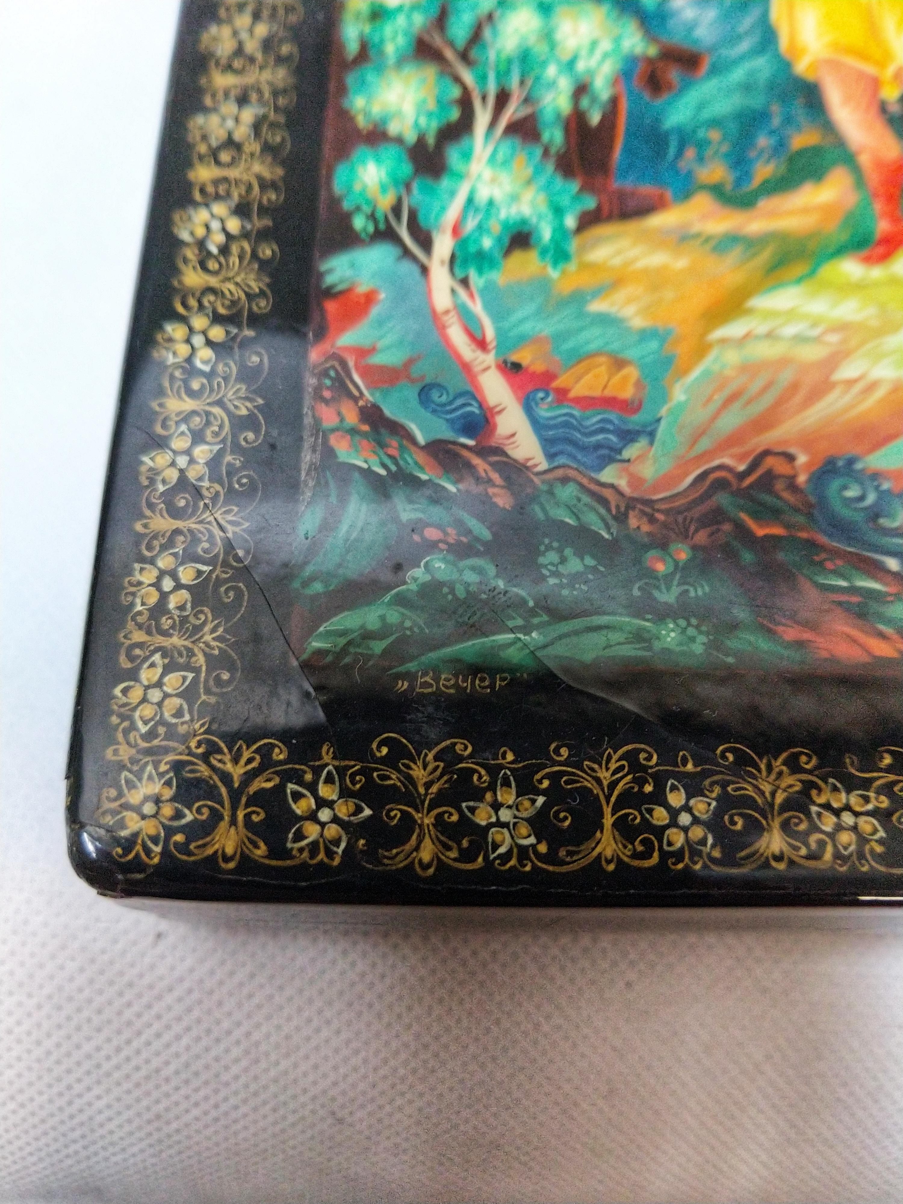 Exceptional lacquered and hand painted Russian box. The painting depicts two lovers, the man invites to follow the woman to leave the house where the three sisters live and the mother who chases them worried. Note the fabulous colors.

These hand