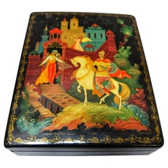 Early 20th Century Paper Mache Lacquered Hand Painted and Signed Russian Box