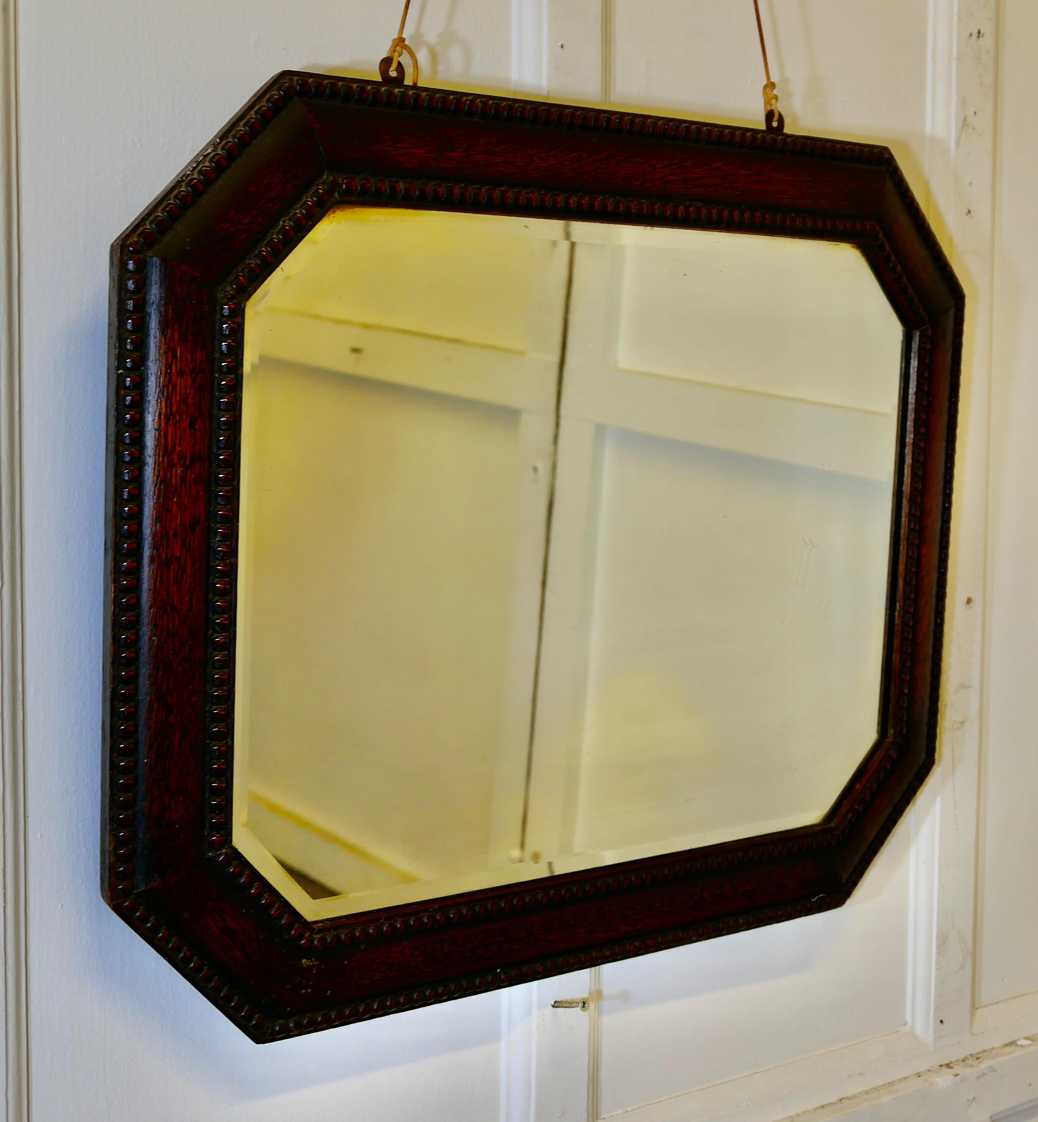 Début du 20ème siècle Grand miroir mural en Oak du 19ème siècle
 
Il s'agit d'un grand miroir, avec un cadre en chêne moulé de 3