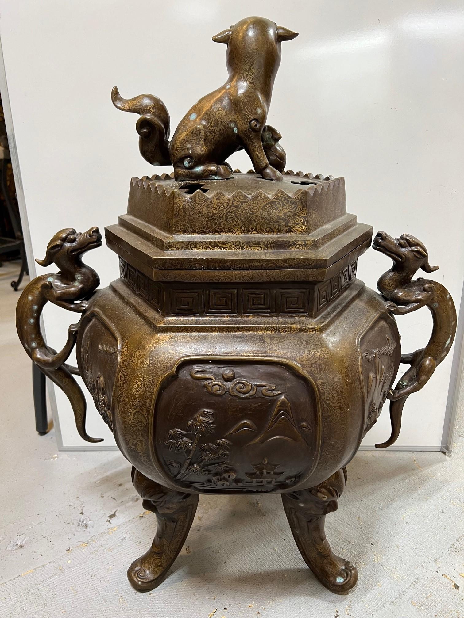 Grand encensoir chinois en bronze du début du 20e siècle  en vente 6