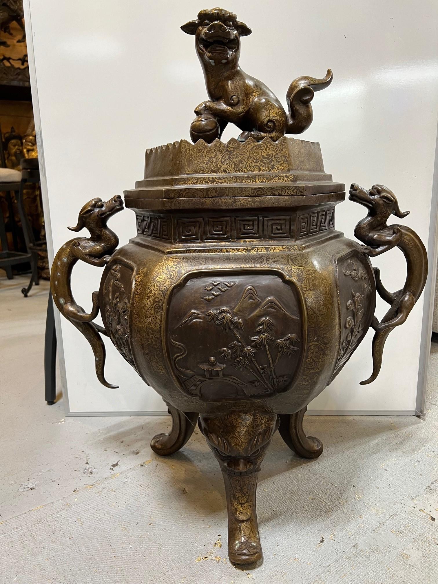 Grand encensoir chinois en bronze du début du 20e siècle  en vente 14