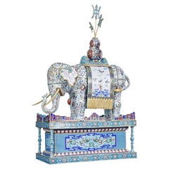 Grand éléphant chinois en émail cloisonné du début du 20e siècle