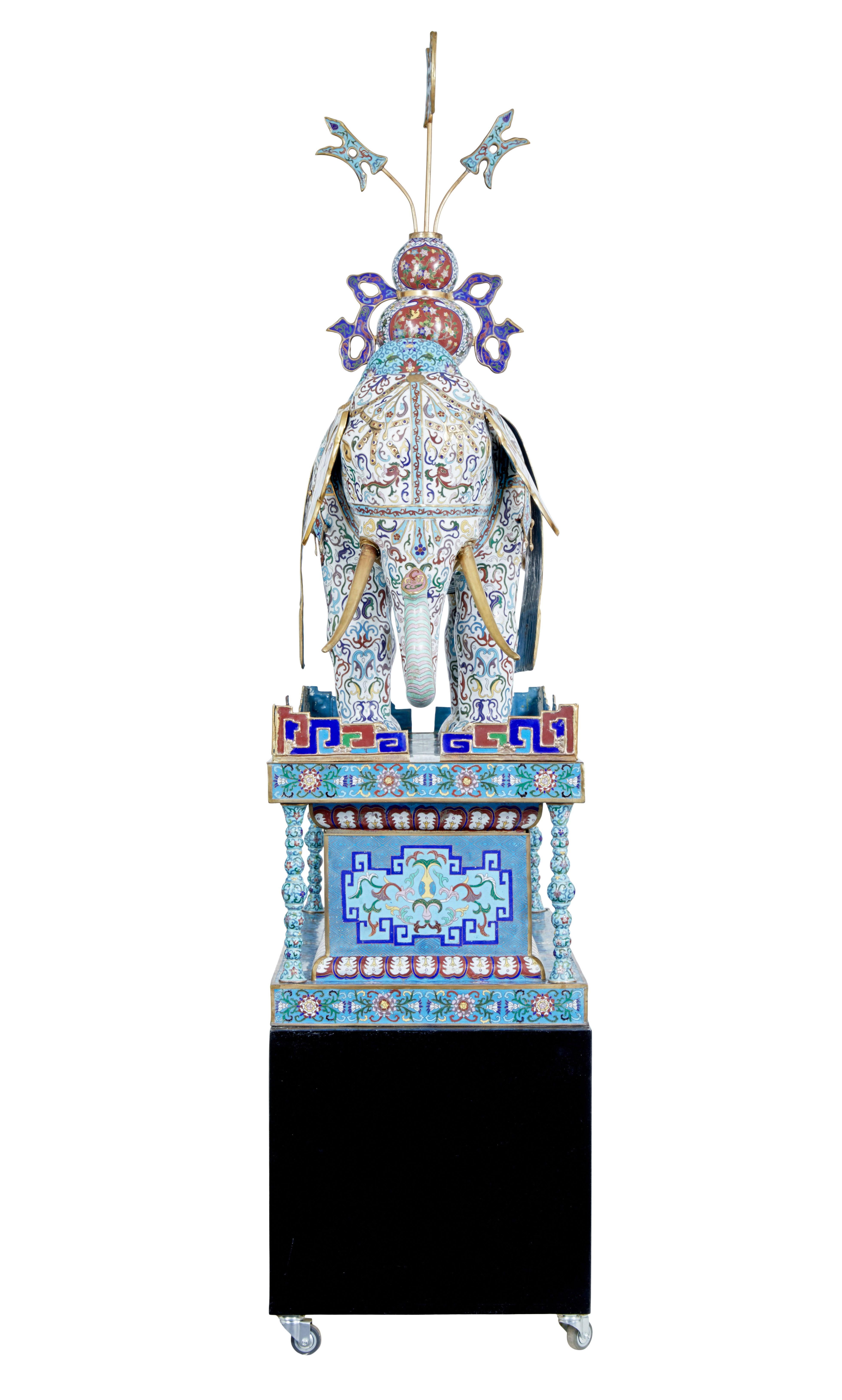 Elefante grande de esmalte cloisonné de principios del siglo XX en Bueno estado para la venta en Debenham, Suffolk