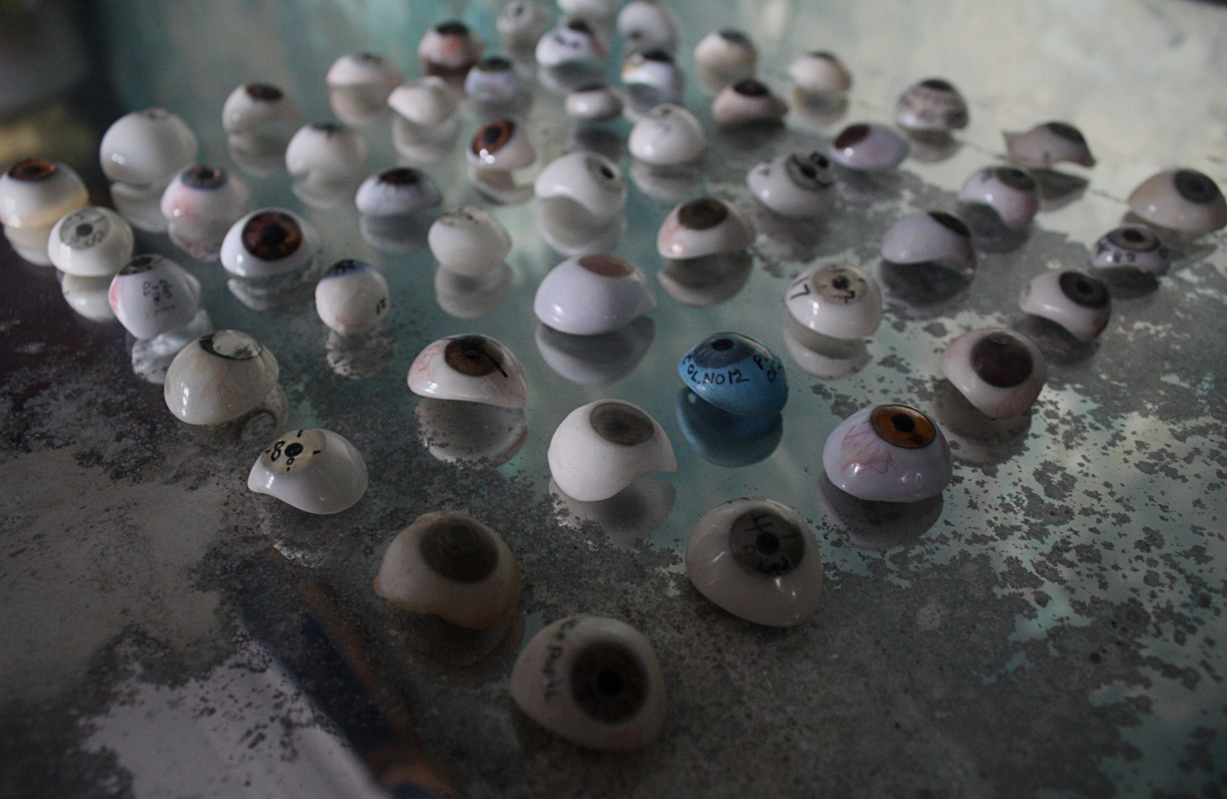 Early 20th Century Large Collection of Ocular Prosthesis Glass Eyes 3