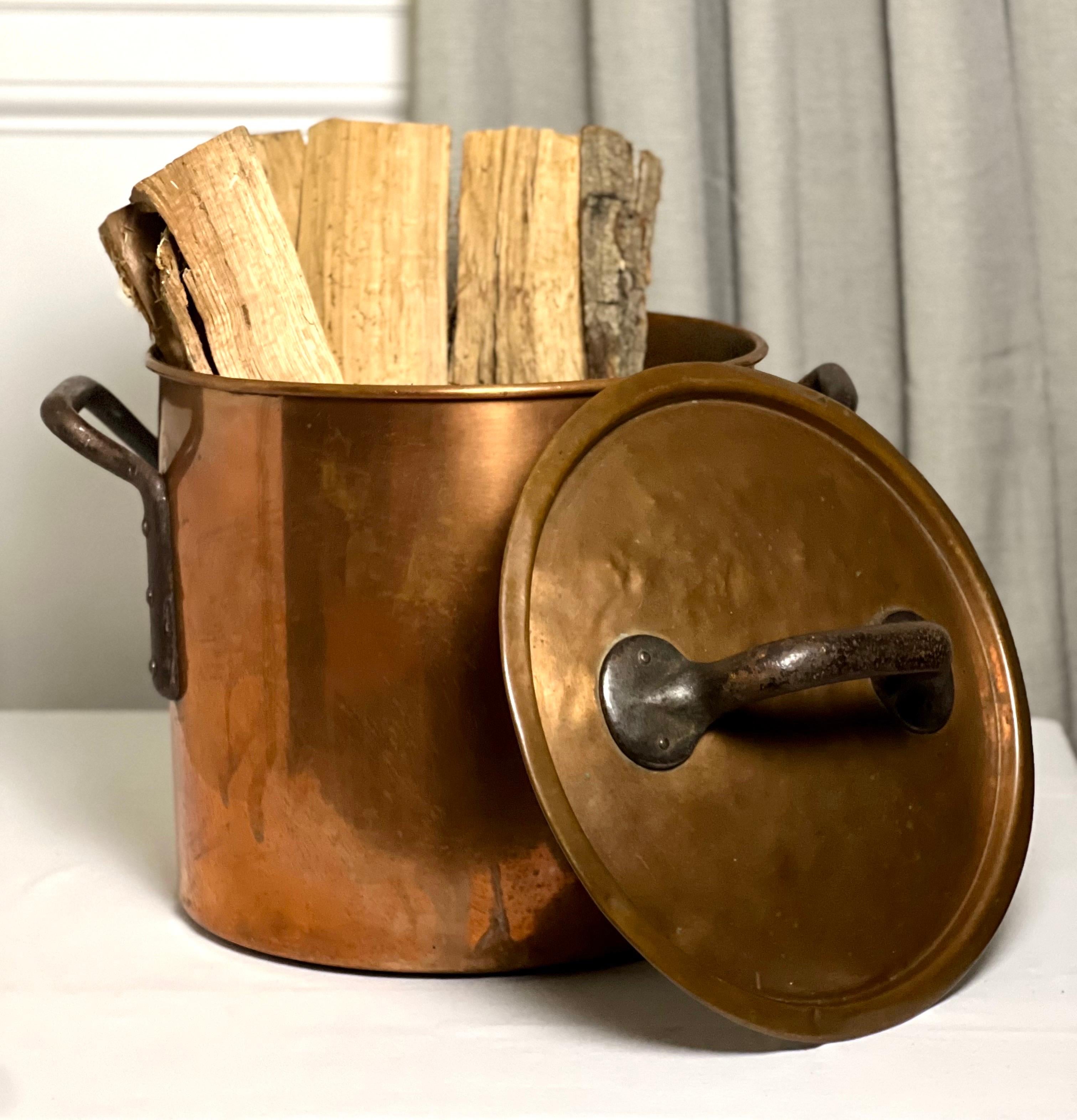 Grand pot en cuivre du début du 20e siècle avec poignées en fer en vente 5