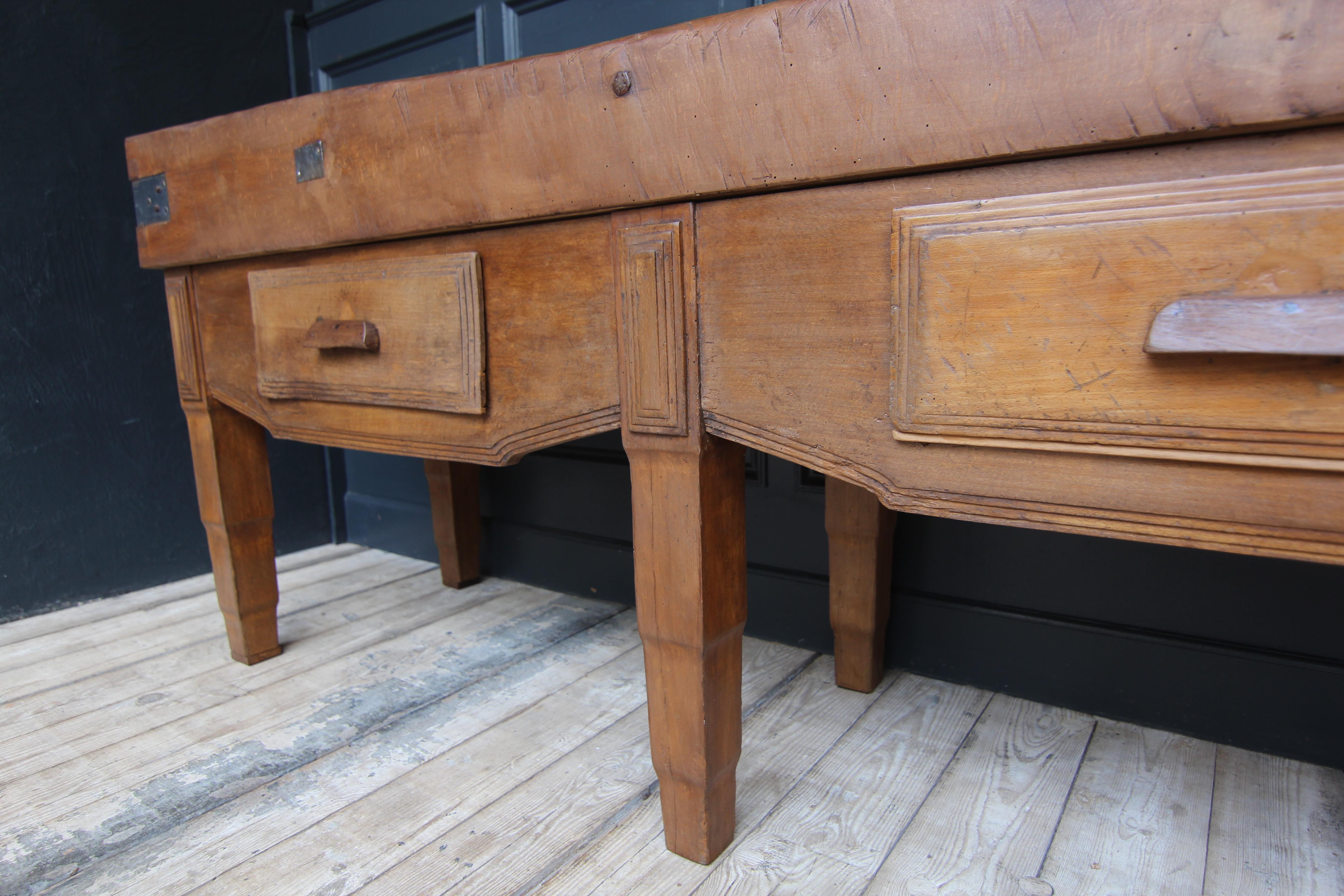 Early 20th Century Large French Art Deco Butcher Block Table For Sale 11
