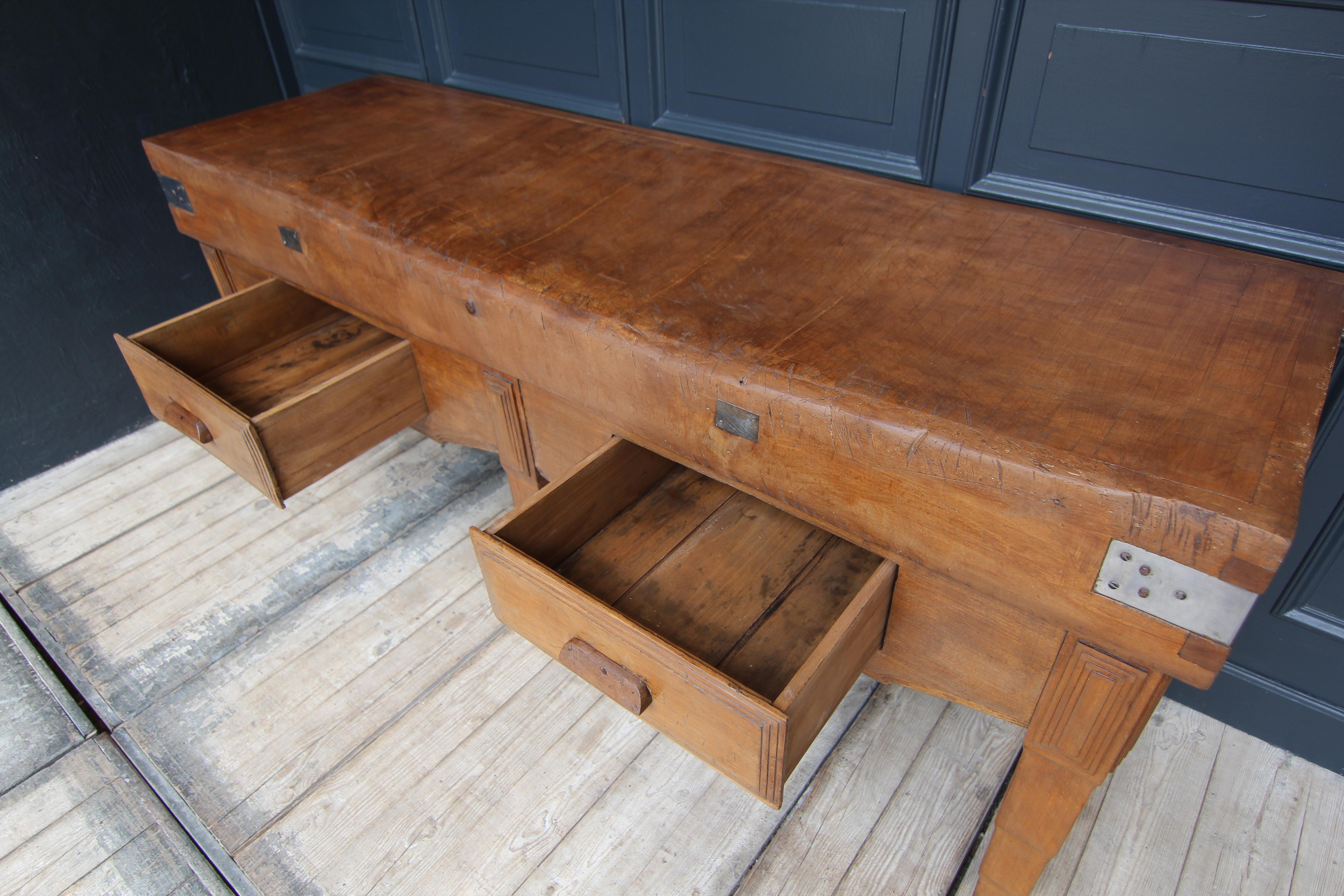 Early 20th Century Large French Art Deco Butcher Block Table For Sale 3