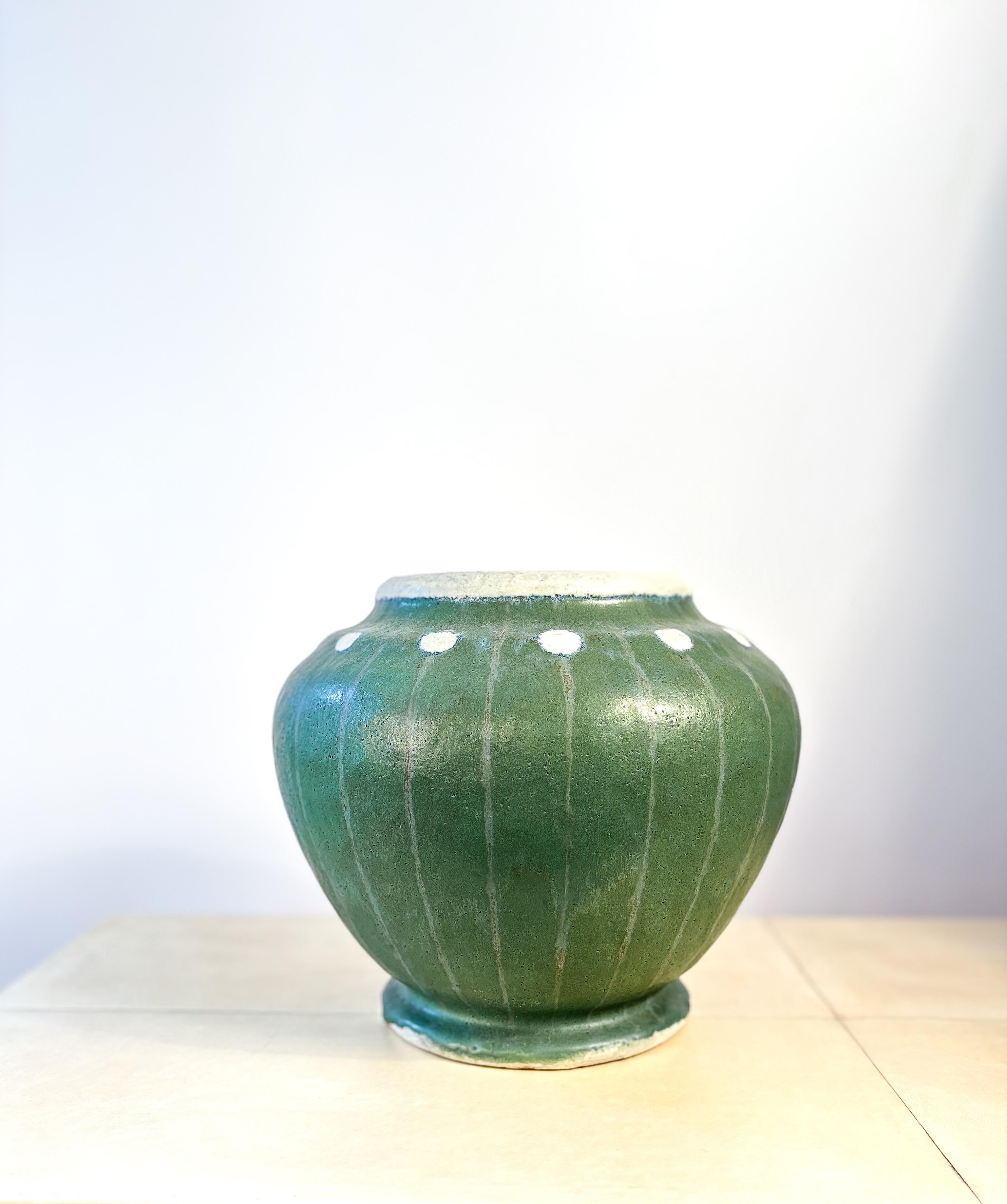 Early 20th Century Large French Art Deco Vase by Raoul Lachenal In Excellent Condition For Sale In PARIS, FR