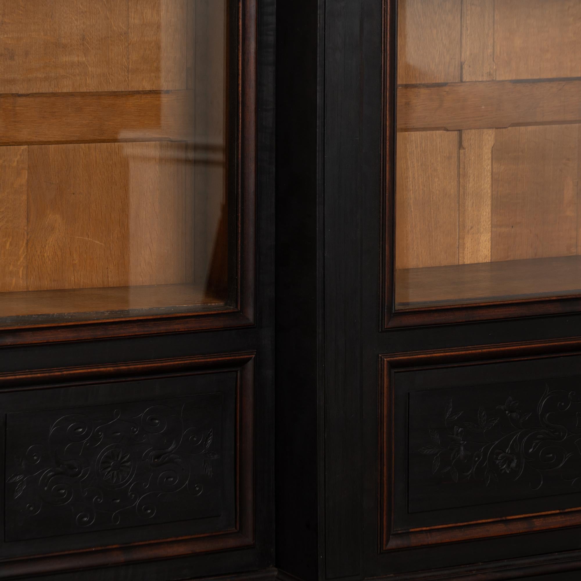 Early 20th Century Large French Black Bookcase Display Cabinet For Sale 3