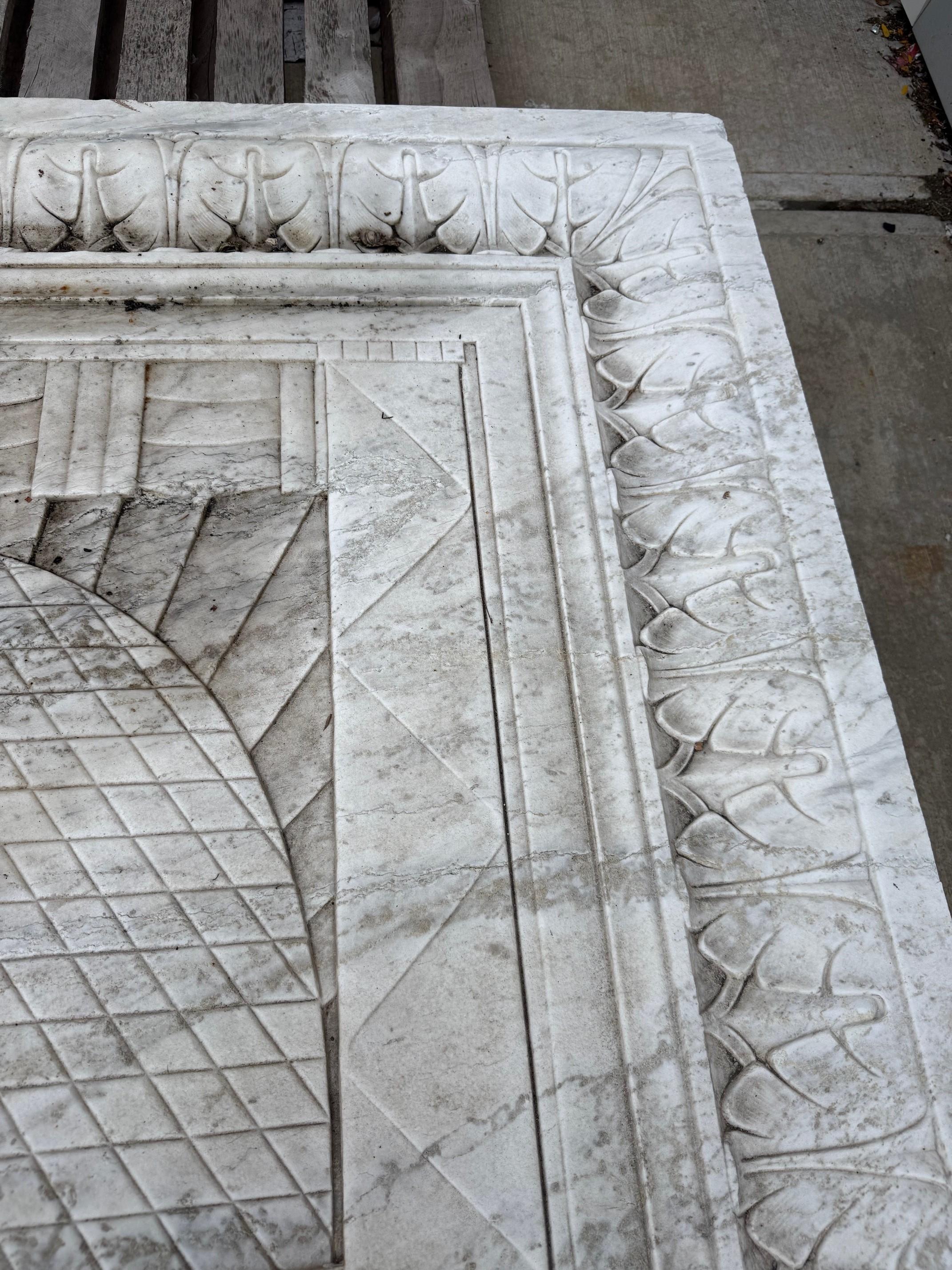 Early 20th Century Large Marble Bank Frieze, Plaque with Beehive and Coins For Sale 5