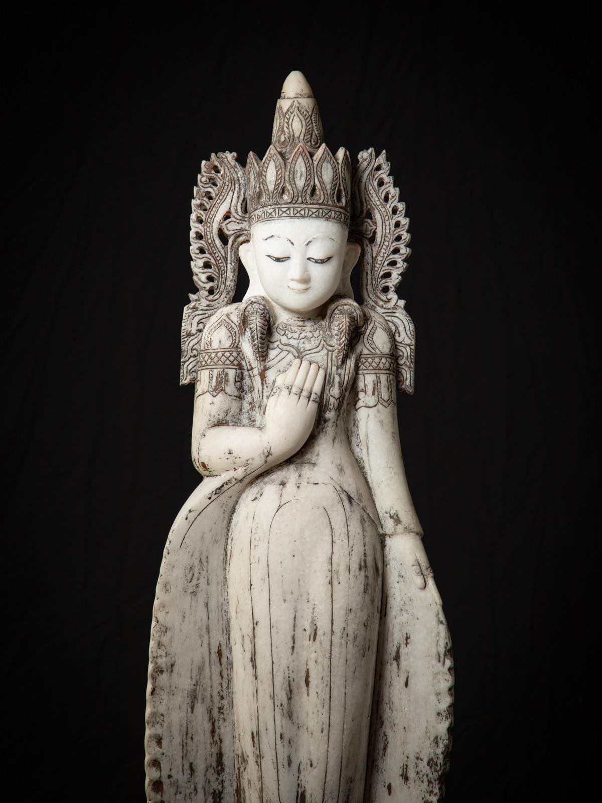 Indien Début du 20e siècle Grande statue de Bouddha birman en marbre ancien couronné de Birmanie en vente