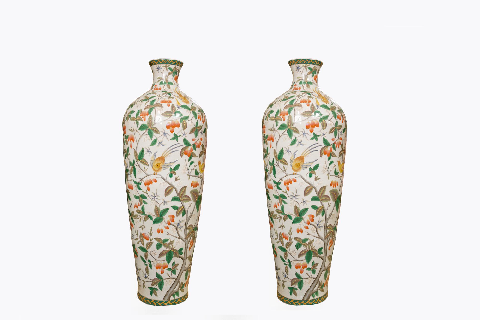 Early 20th Century Large Pair of Hand Painted Polychrome Vases In Good Condition In Dublin 8, IE