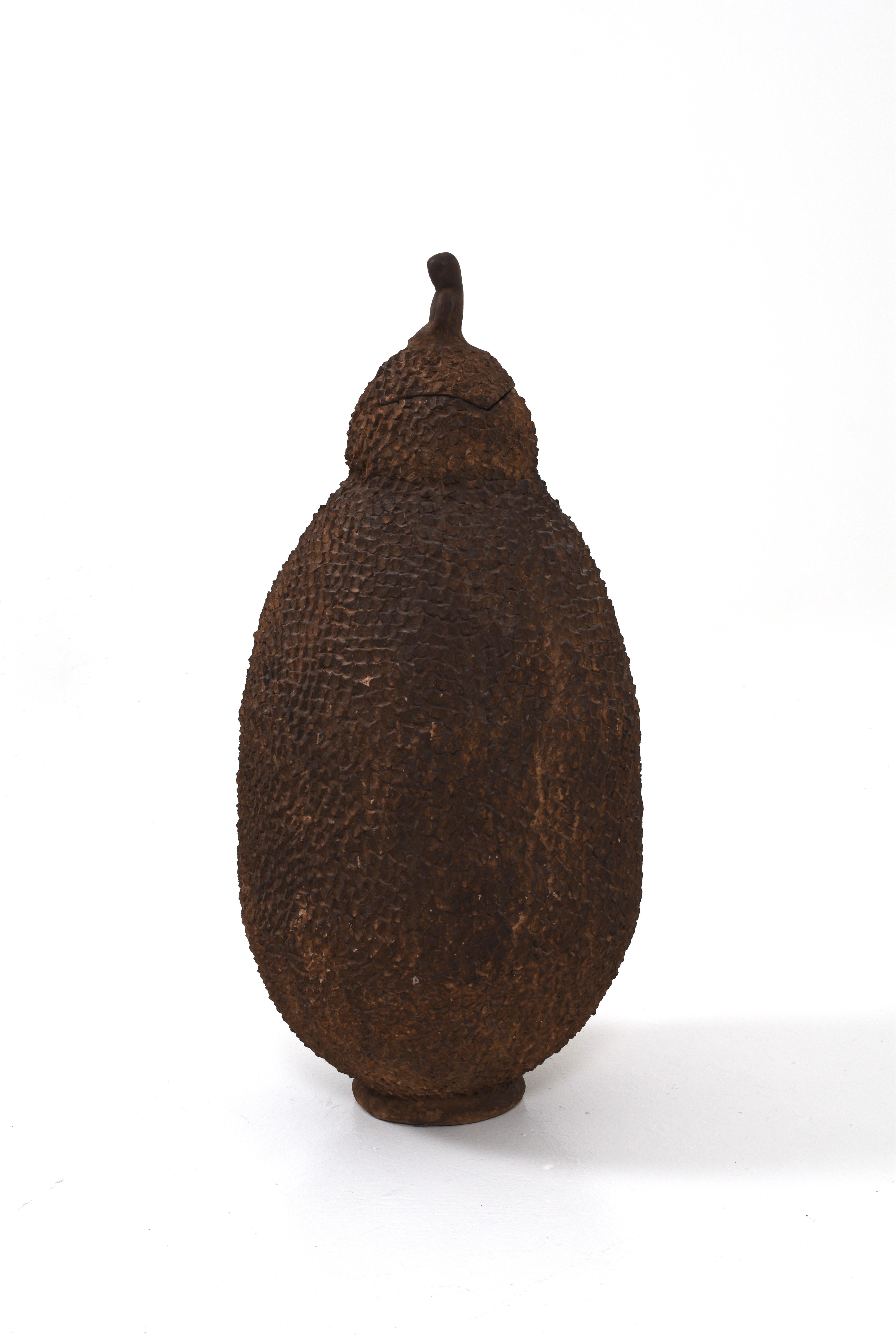 Early 20th Century, Large Terracotta Vessel, Spiked Vase African Pottery, Lobi In Good Condition For Sale In Göteborg, SE