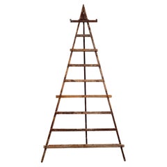 Escalera grande de madera de principios del siglo XX, hacia 1940