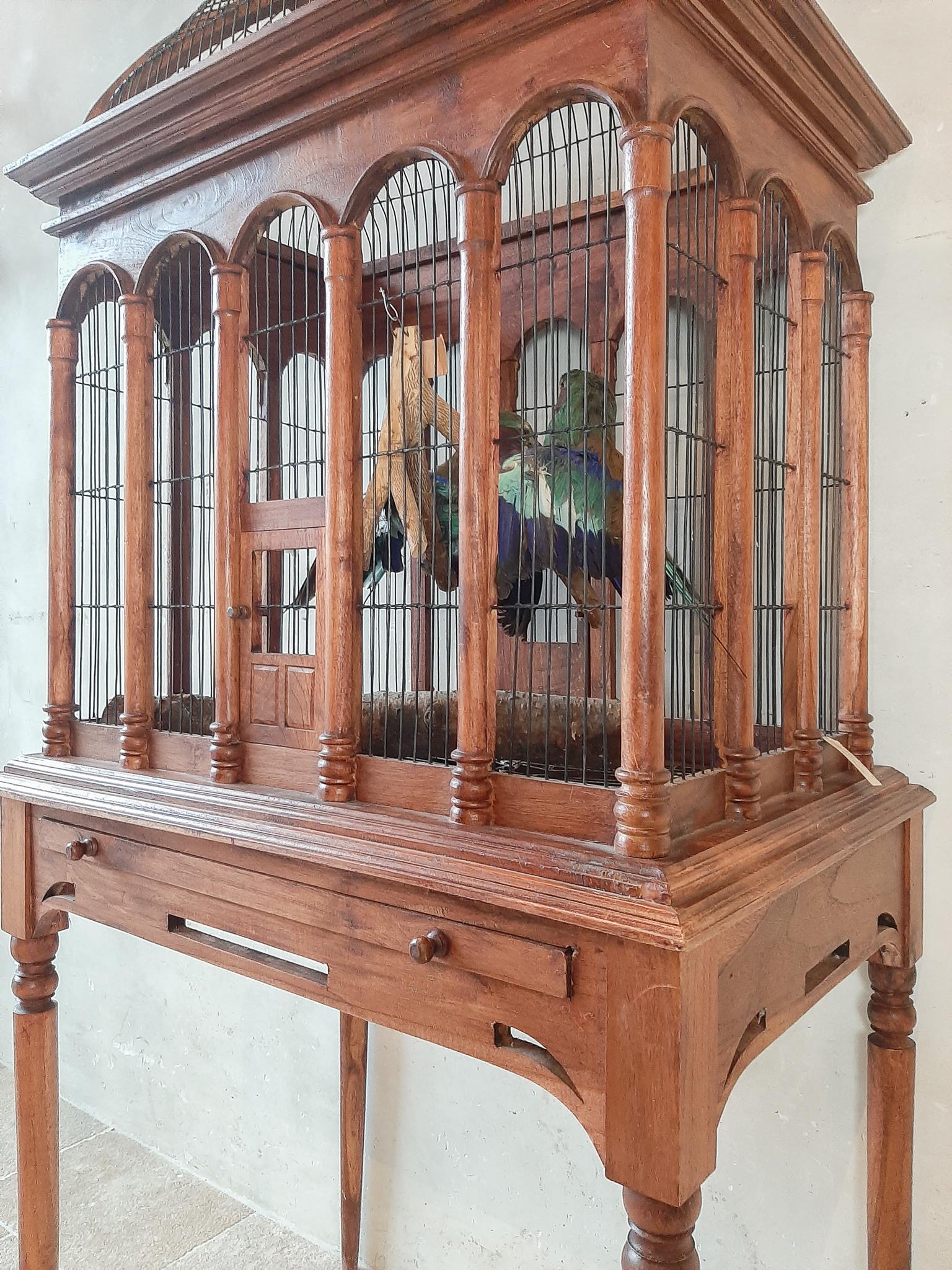 Early 20th Century Large Wooden Highly Decorative Table Bird Cage In Good Condition In Baambrugge, NL
