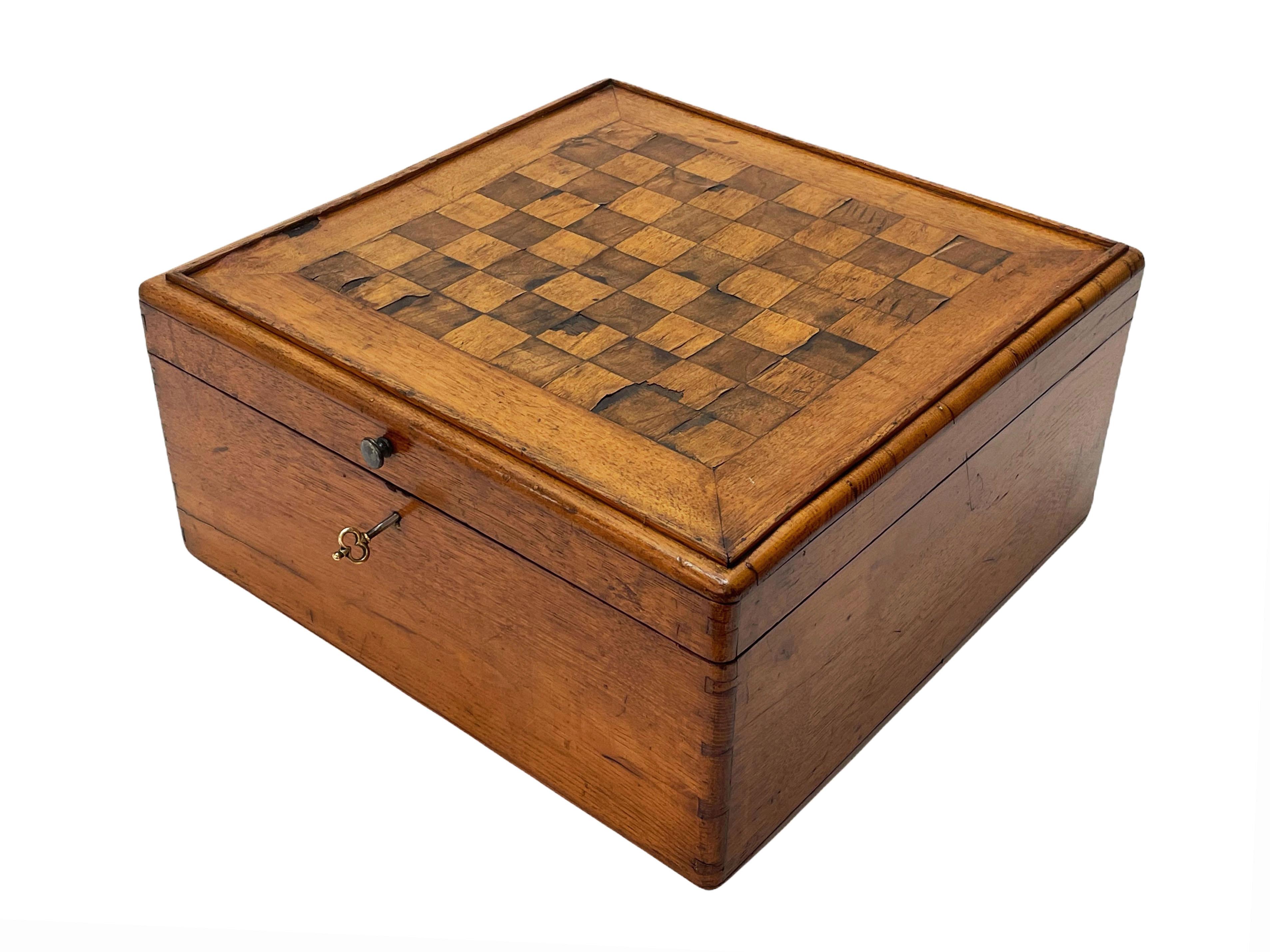 Early 20th Century Large Wooden Inlaid Squared Italian Chessboard Box, 1900s