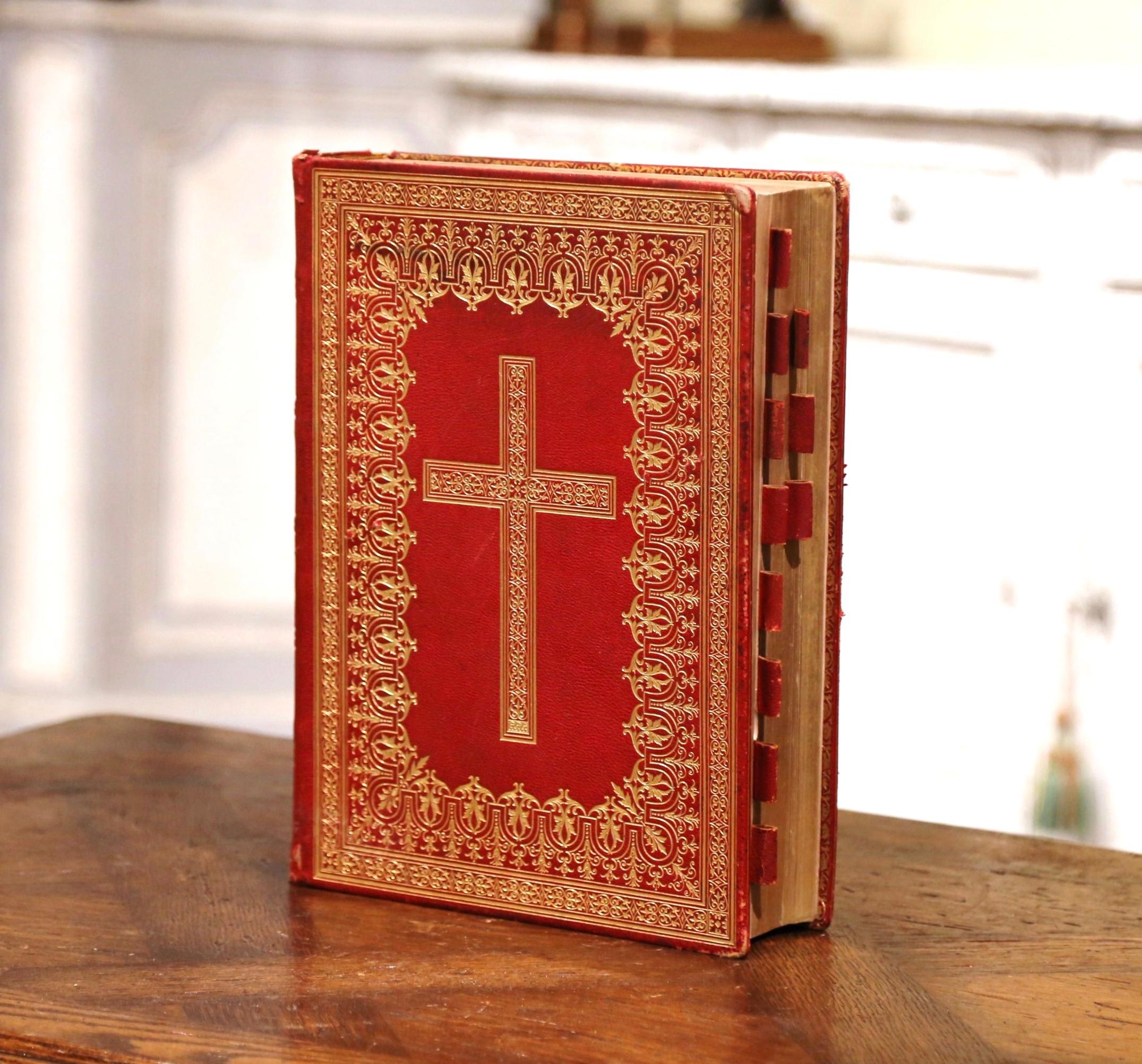Early 20th Century Latin Red and Gilt Leather Bound Church Missal Dated 1923 In Excellent Condition In Dallas, TX